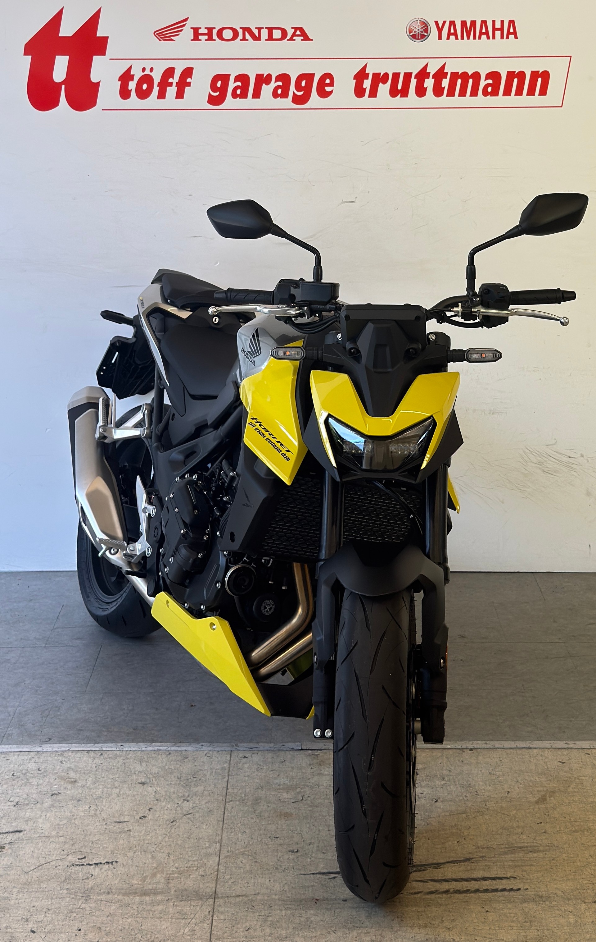 HONDA CB 750 Hornet-showroom-element-2