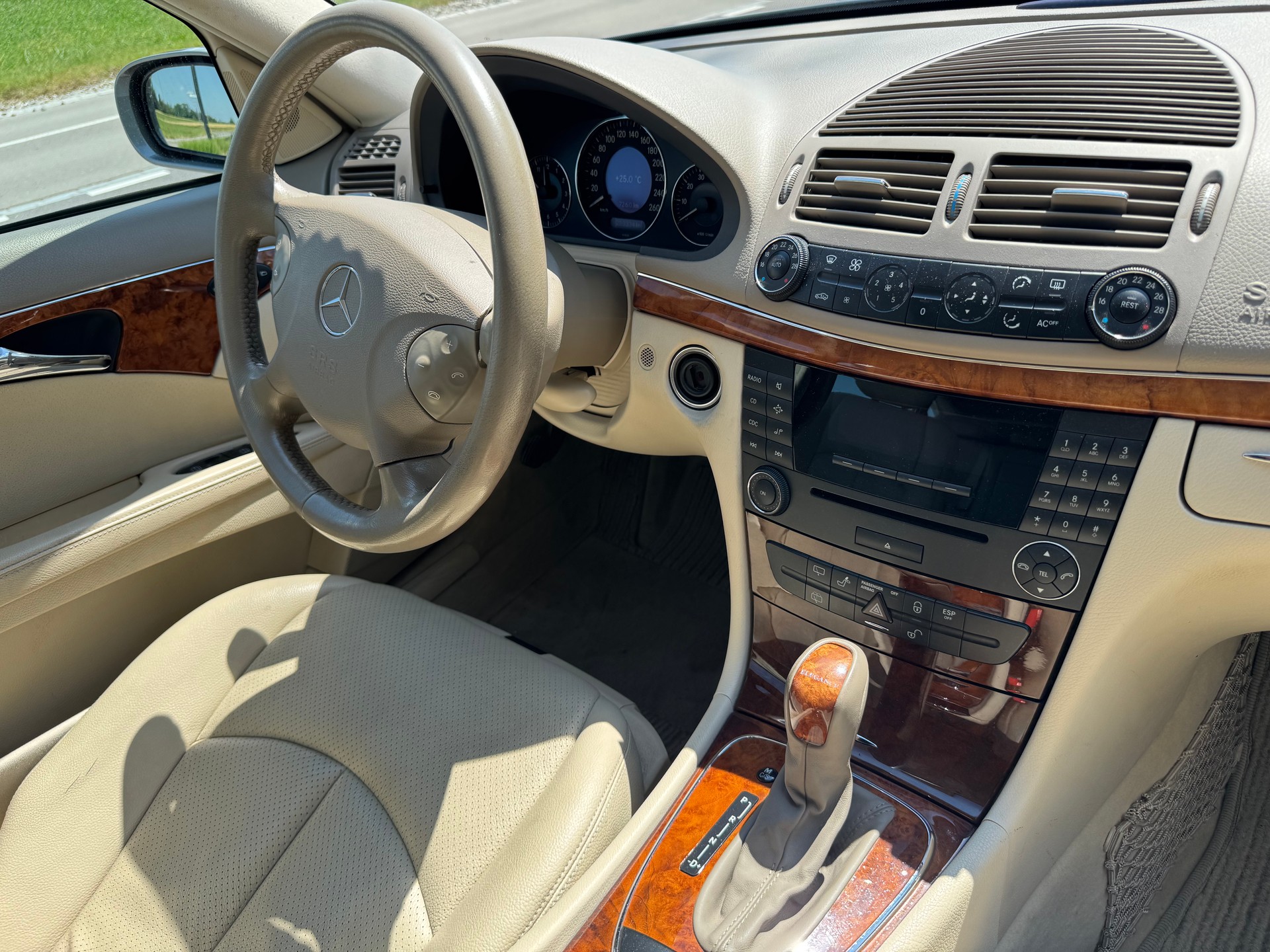 MERCEDES-BENZ E 200 Kompressor Elégance-image-10