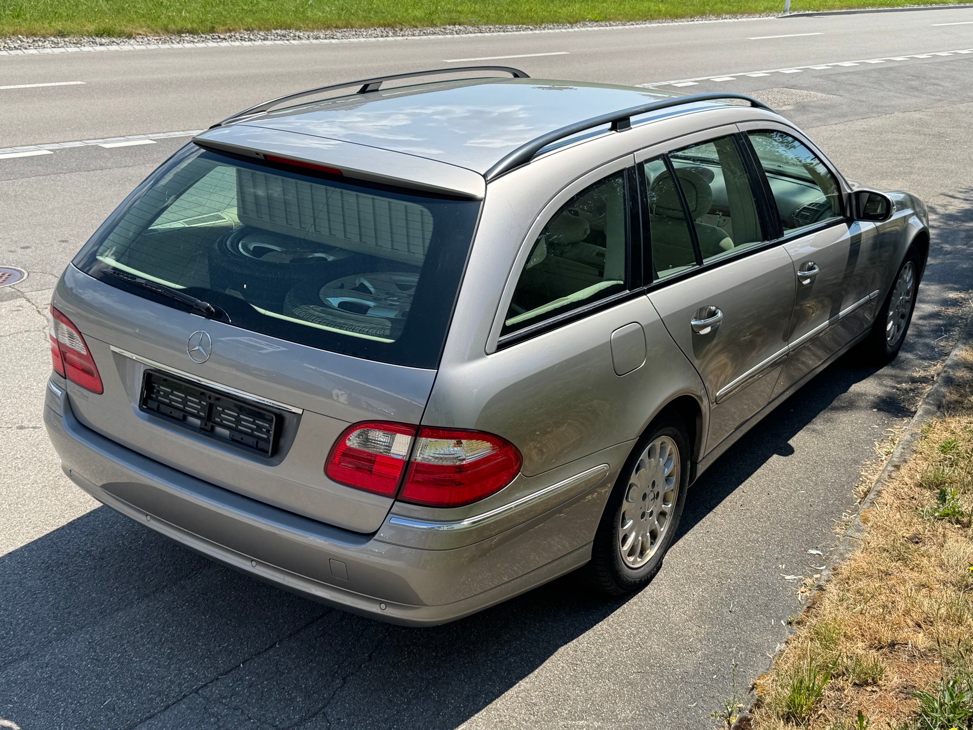 MERCEDES-BENZ E 200 Kompressor Elégance-image-4