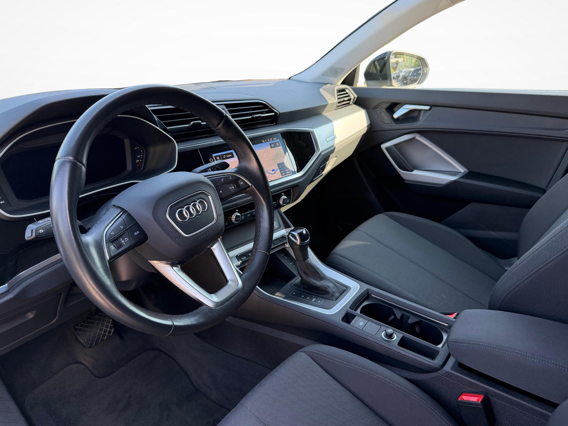 AUDI Q3 Sportback 2.0 35 TDI Attraction quattro S-Tronic-showroom-element-3