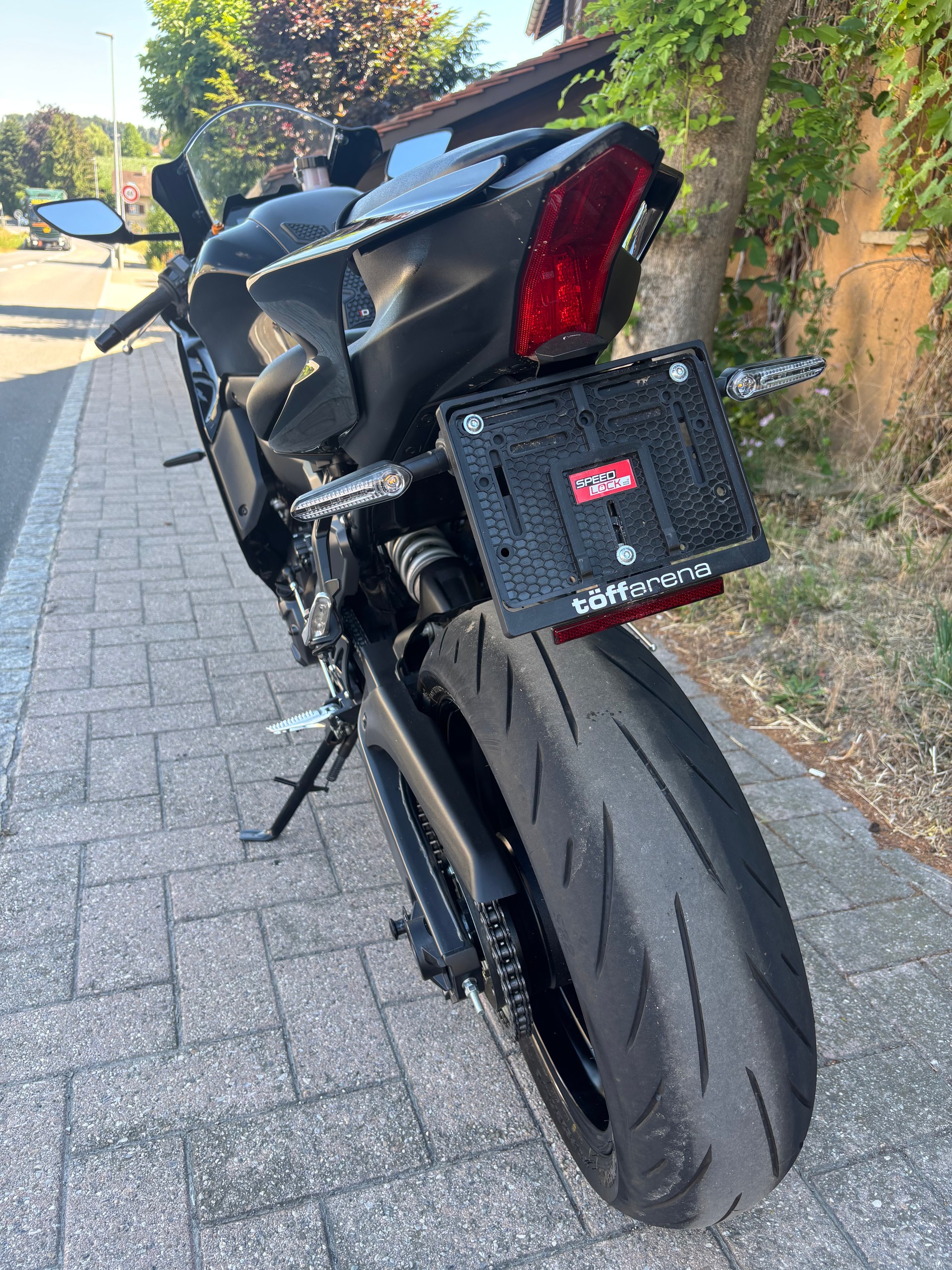 YAMAHA YZF-R7 (35kW)-image-7