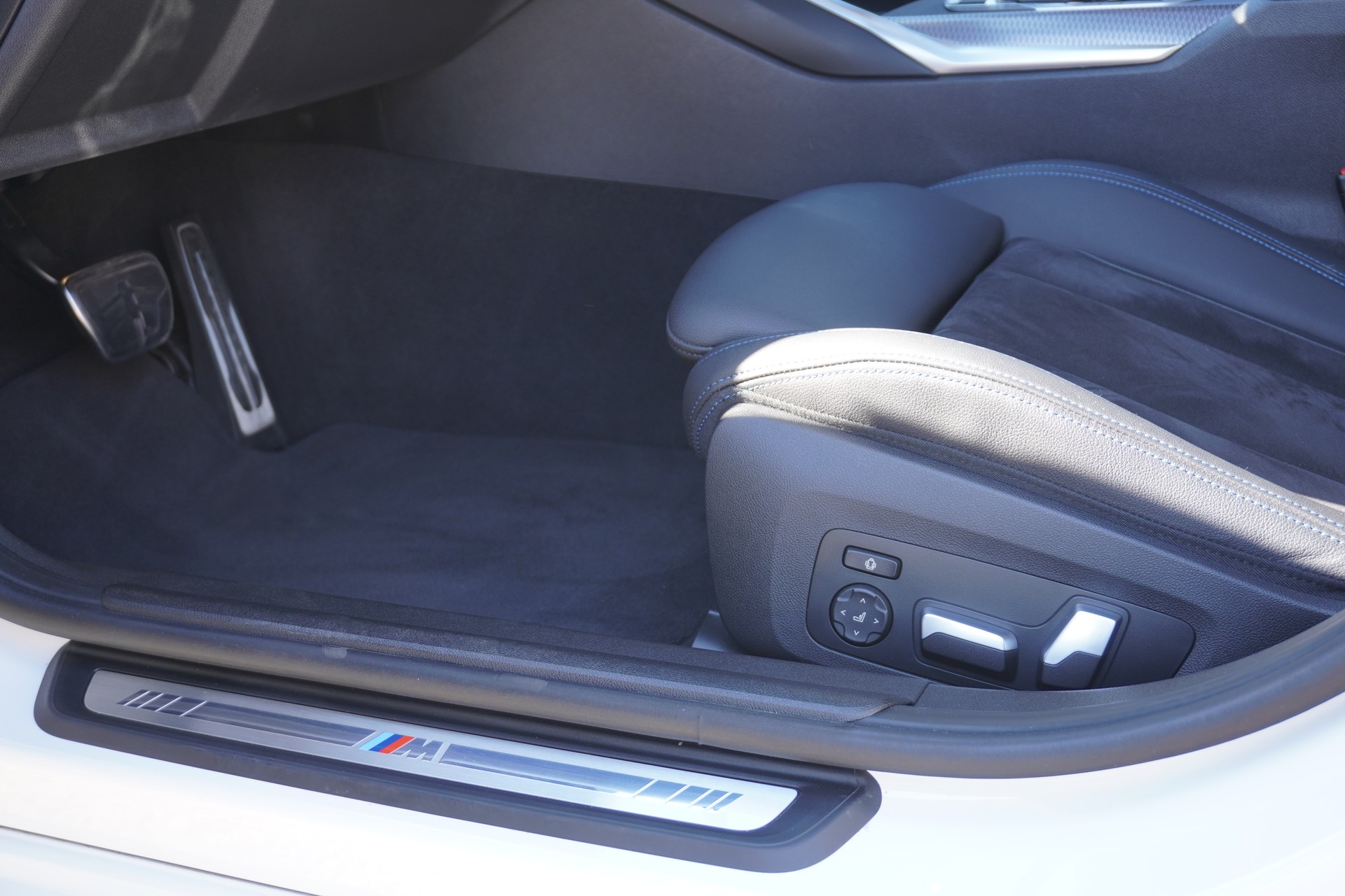 BMW 320d xDrive 48V Touring Steptronic M Sport-image-47