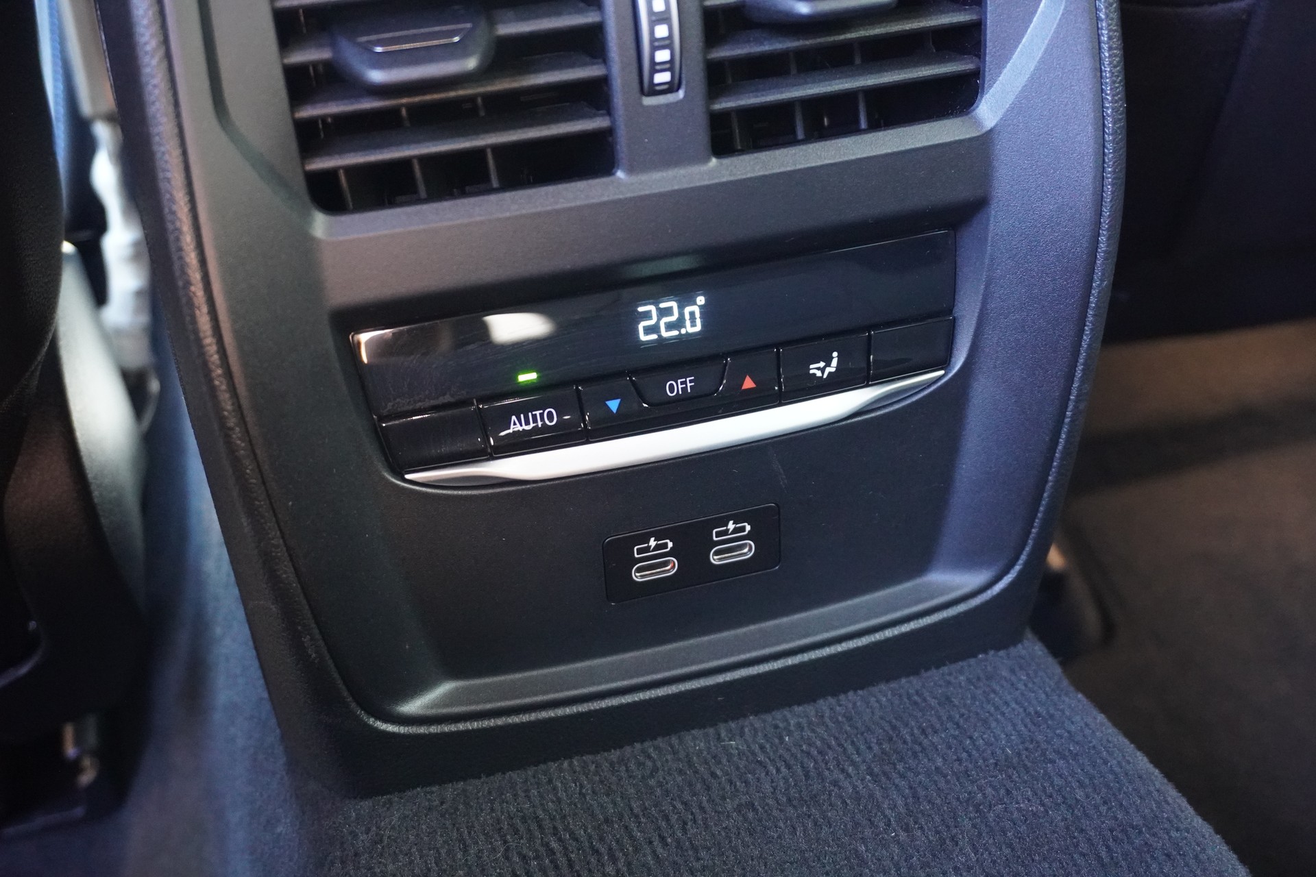 BMW 320d xDrive 48V Touring Steptronic M Sport-image-14