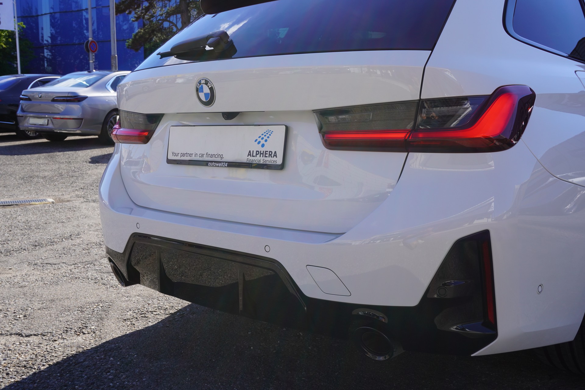 BMW 320d xDrive 48V Touring Steptronic M Sport-image-50