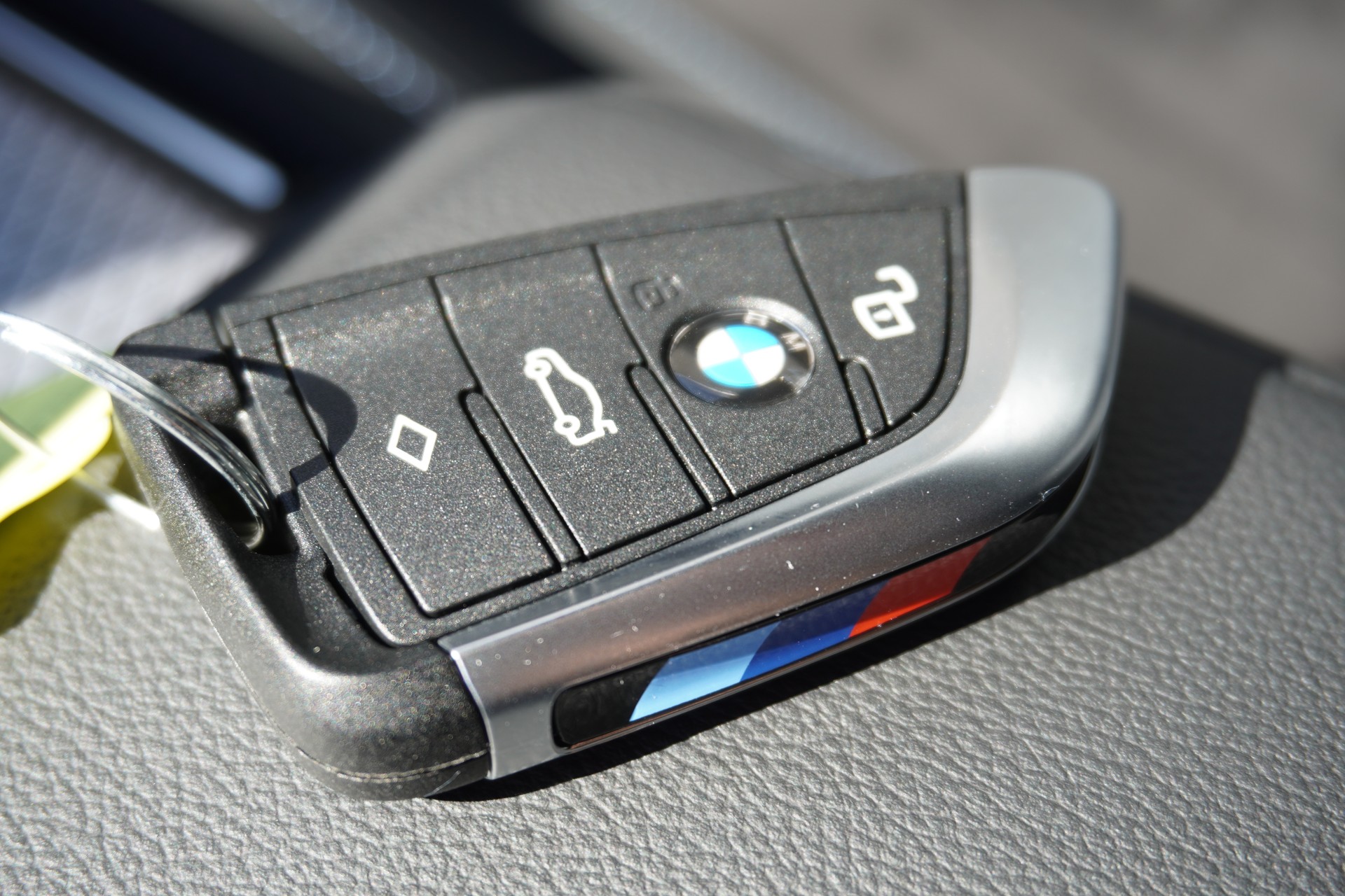 BMW 320d xDrive 48V Touring Steptronic M Sport-image-18