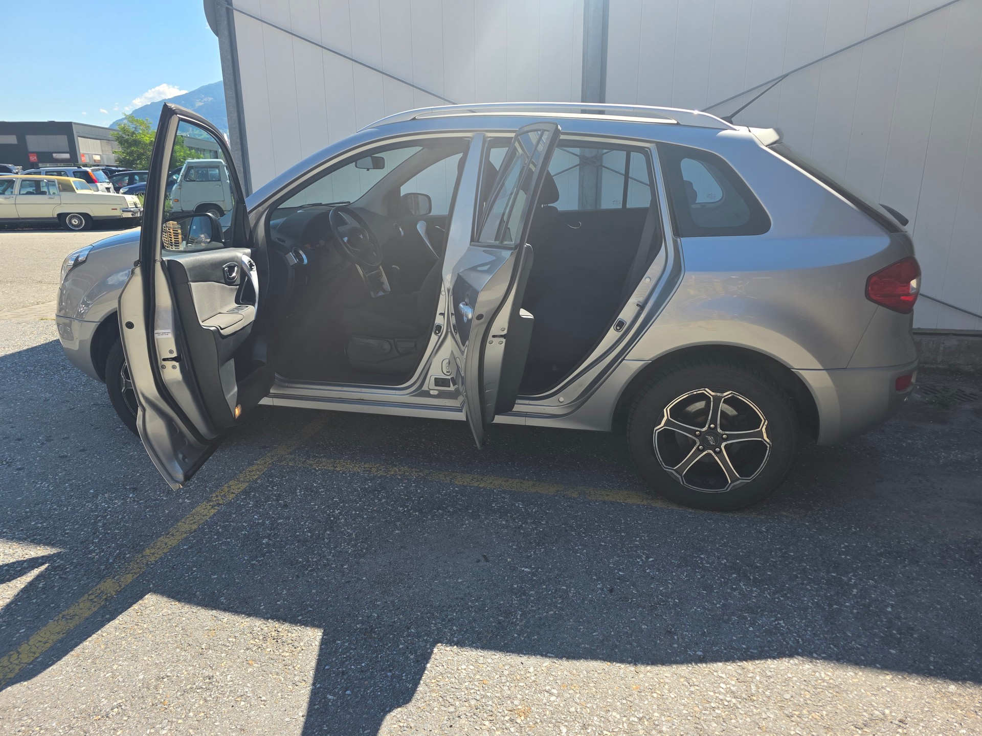 RENAULT Koleos 2.0 dCi Dynamique Luxe 4x4-image-8