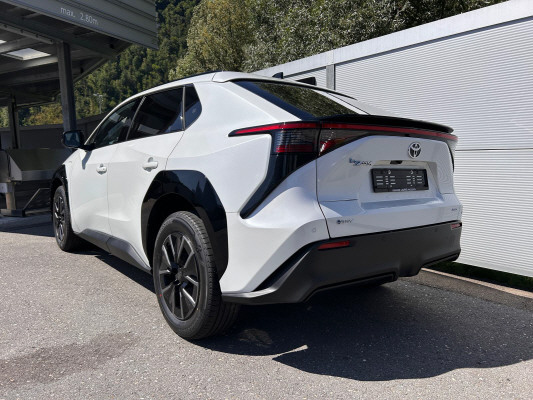 TOYOTA bZ4X Style 73,1 kWh AWD-image-3