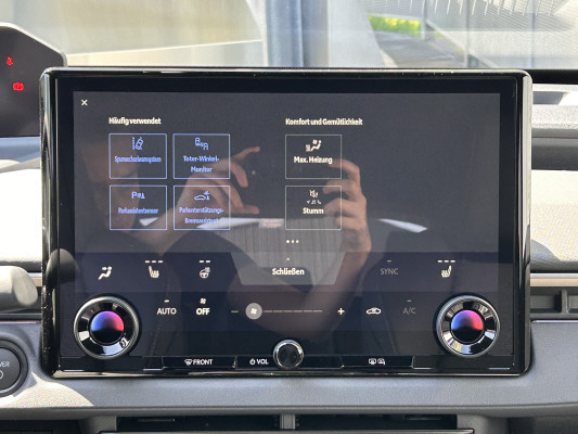TOYOTA bZ4X Style 73,1 kWh AWD-image-9