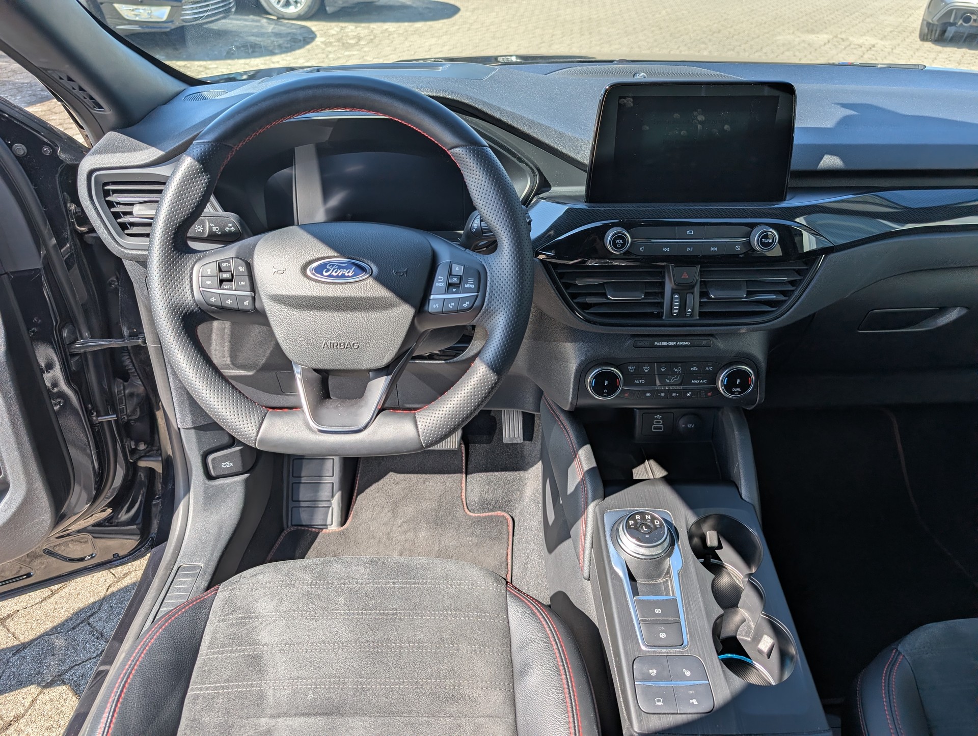 FORD Kuga 2.5 FHEV ST-Line X 4WD-image-3