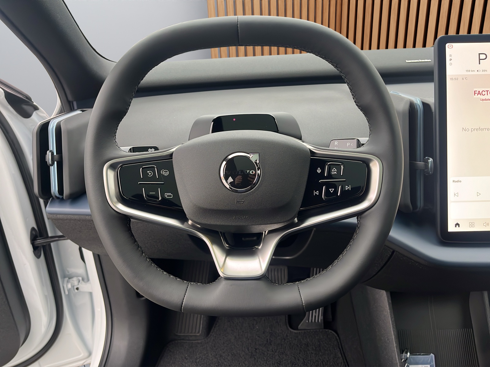 VOLVO EX30 E60 Twin Ultra Performance AWD-image-10