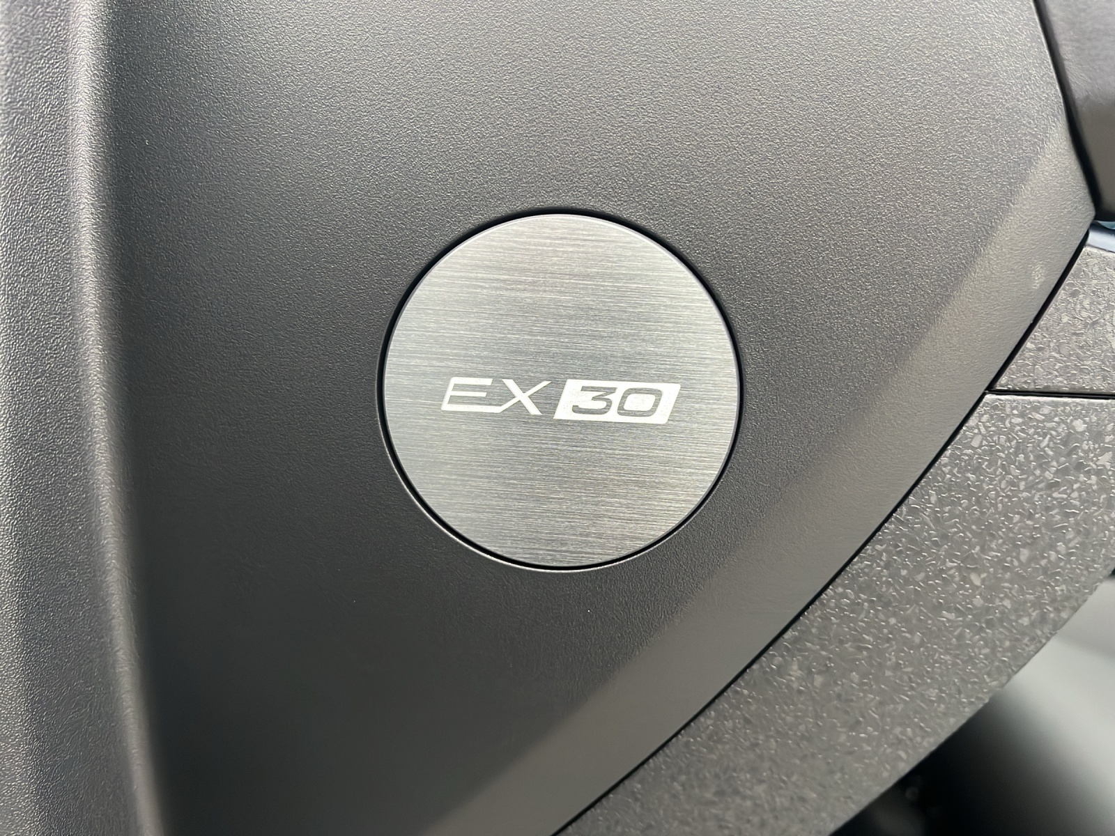 VOLVO EX30 E60 Twin Ultra Performance AWD-image-20