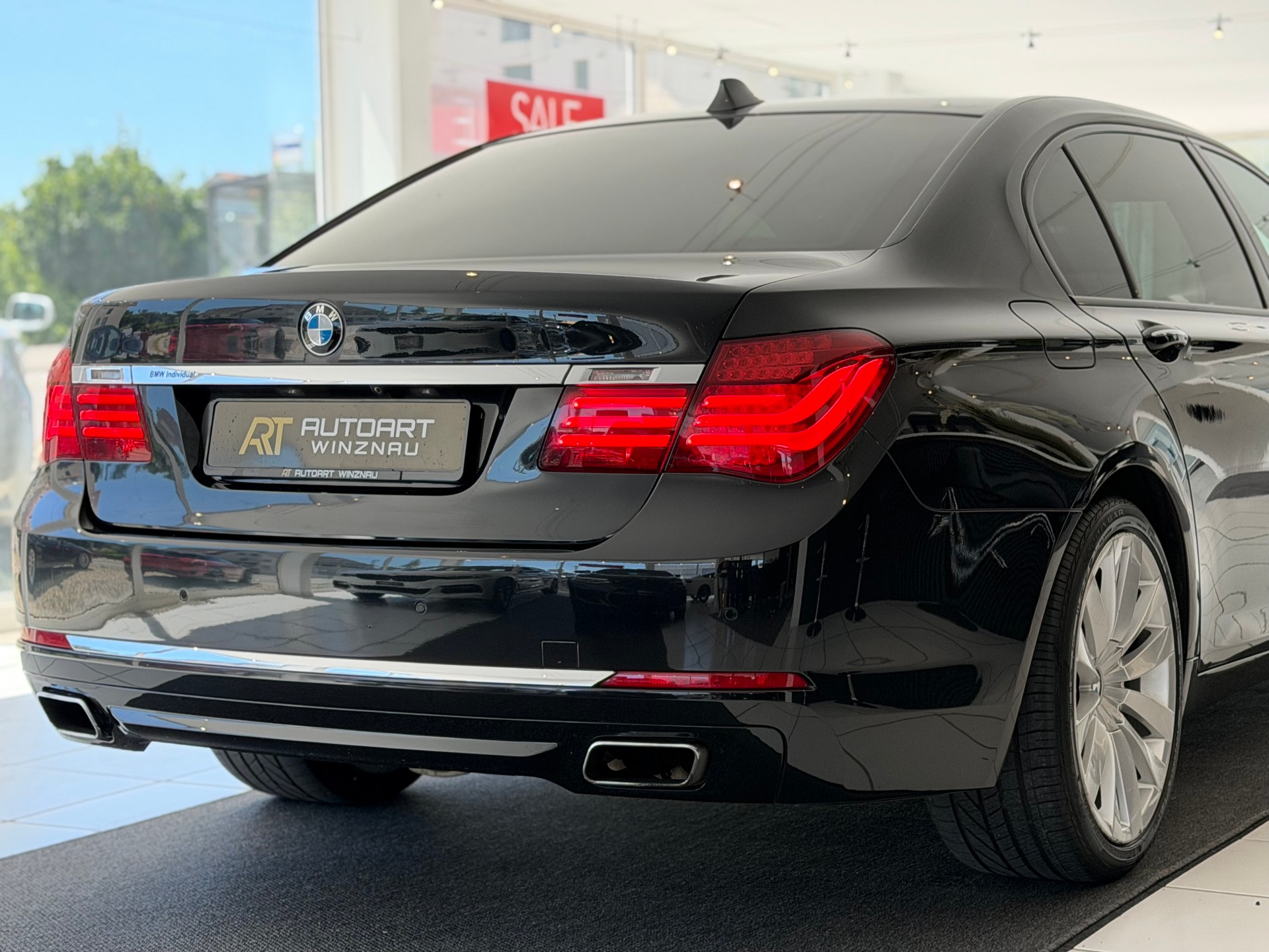 BMW 750Li xDrive individual **Vollausstattung**Frisch ab MFK**-image-7