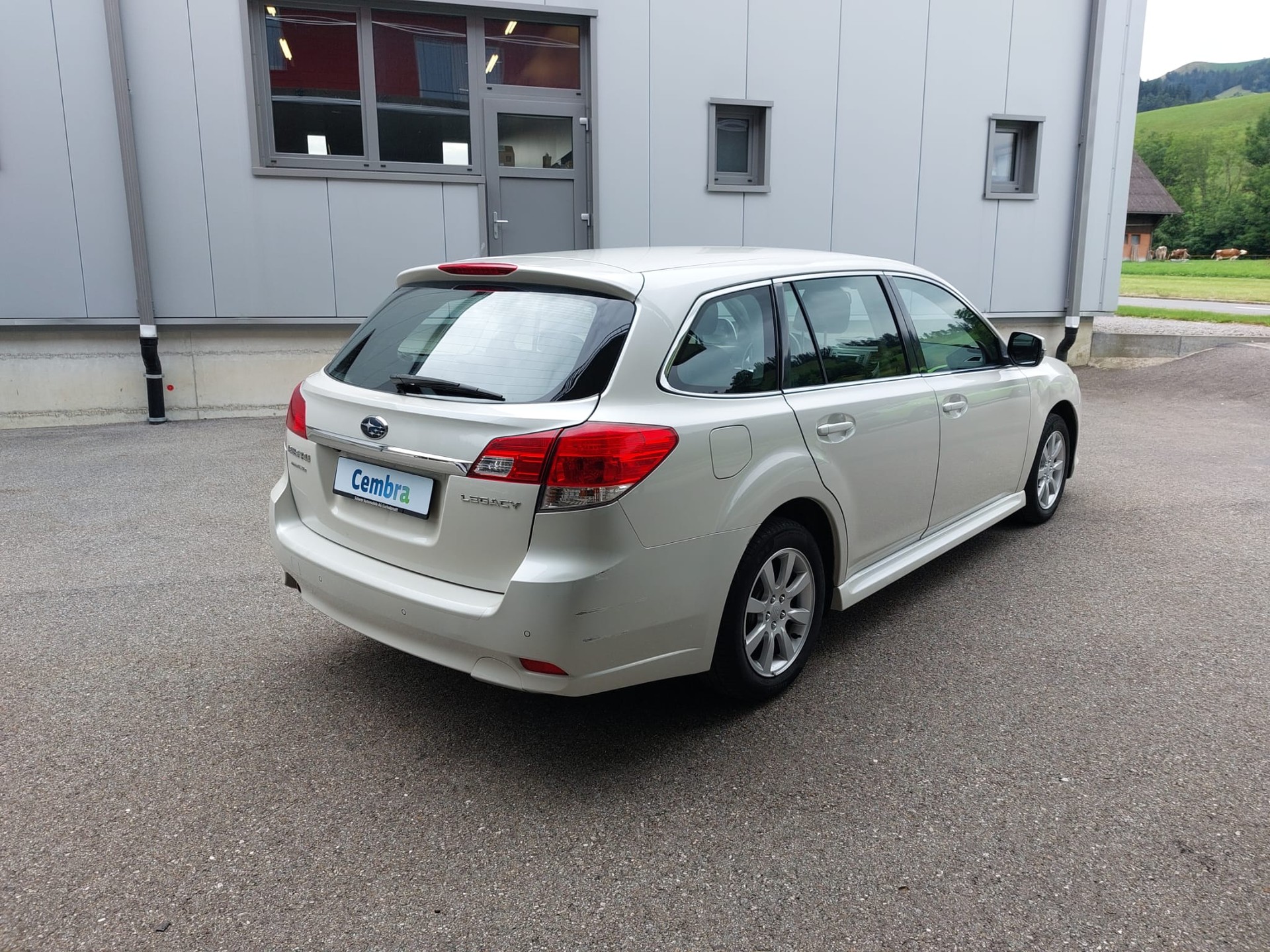 SUBARU Legacy 2.0i Swiss AWD Lineartronic-image-4
