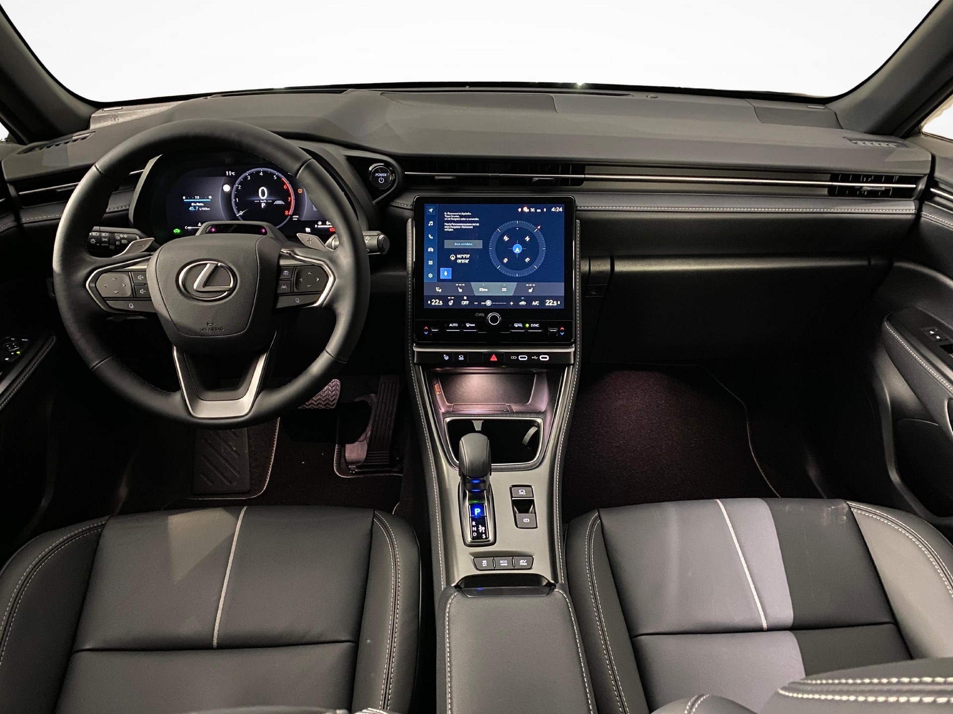 LEXUS LBX 1.5 Hybrid Relax AWD-image-8