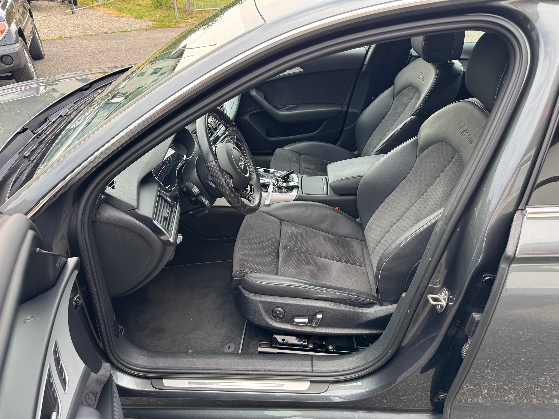 AUDI A6 Avant 3.0 TDI V6 quattro S-tronic-image-10