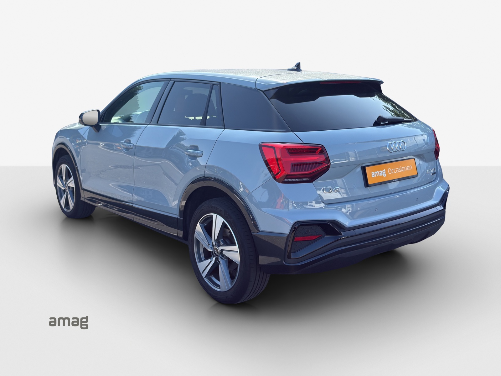 AUDI Q2 40 TFSI S line quattro S-tronic-showroom-element-2