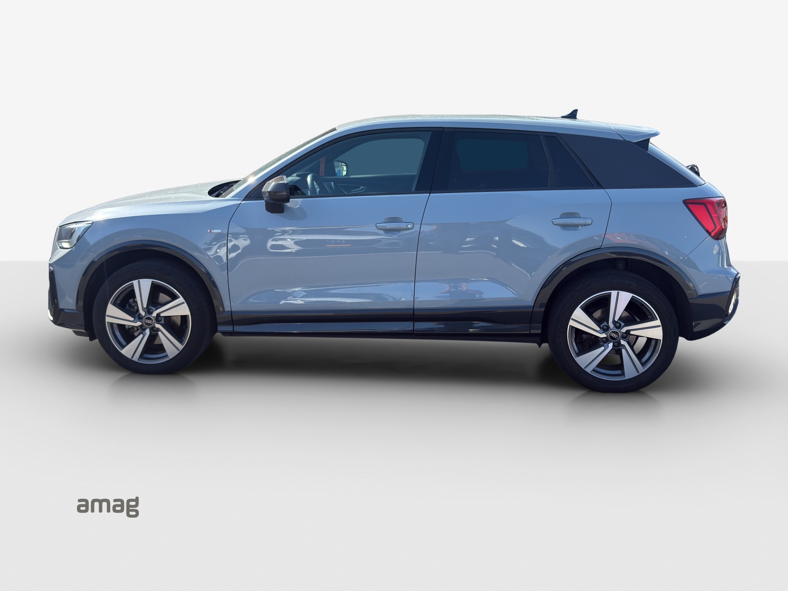 AUDI Q2 40 TFSI S line quattro S-tronic-showroom-element-1