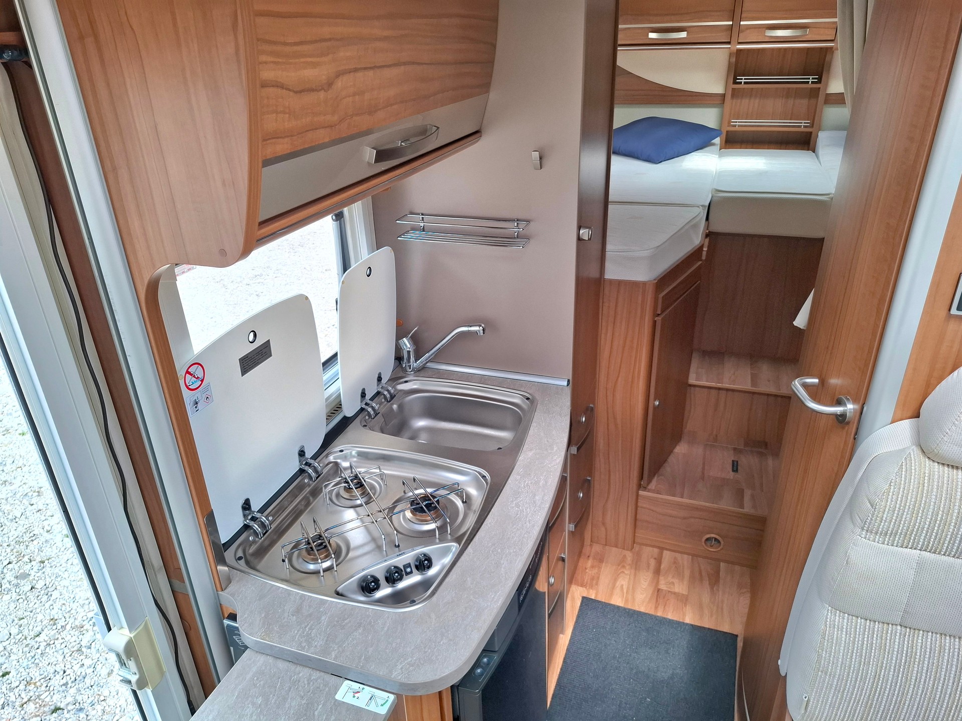HYMER EXIS t474 - idealer Reisewagen mit Längsbett-image-10