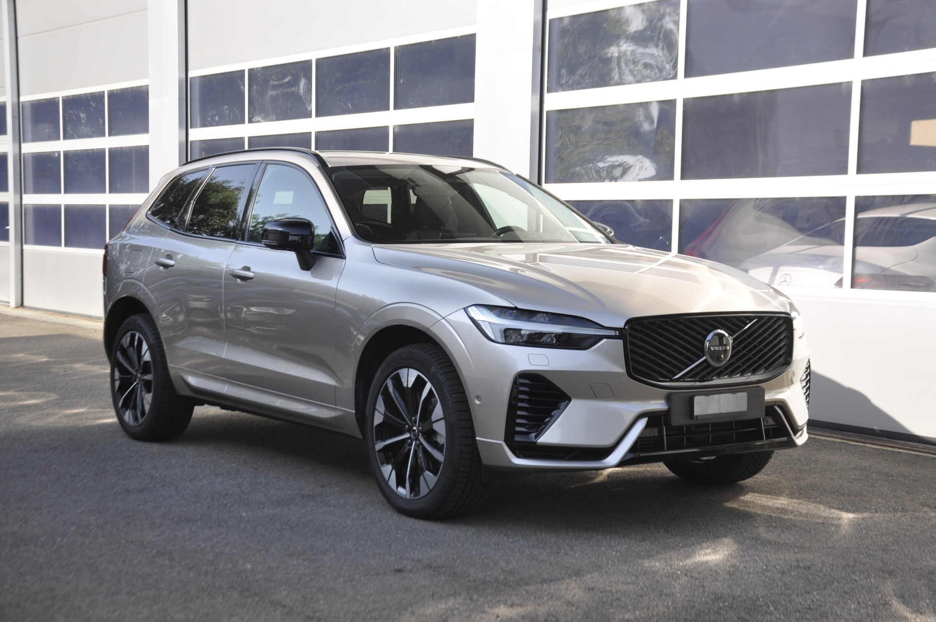 VOLVO XC60 T8 eAWD PluginHybrid Ultra Dark Geartronic I Anhängerkupplung