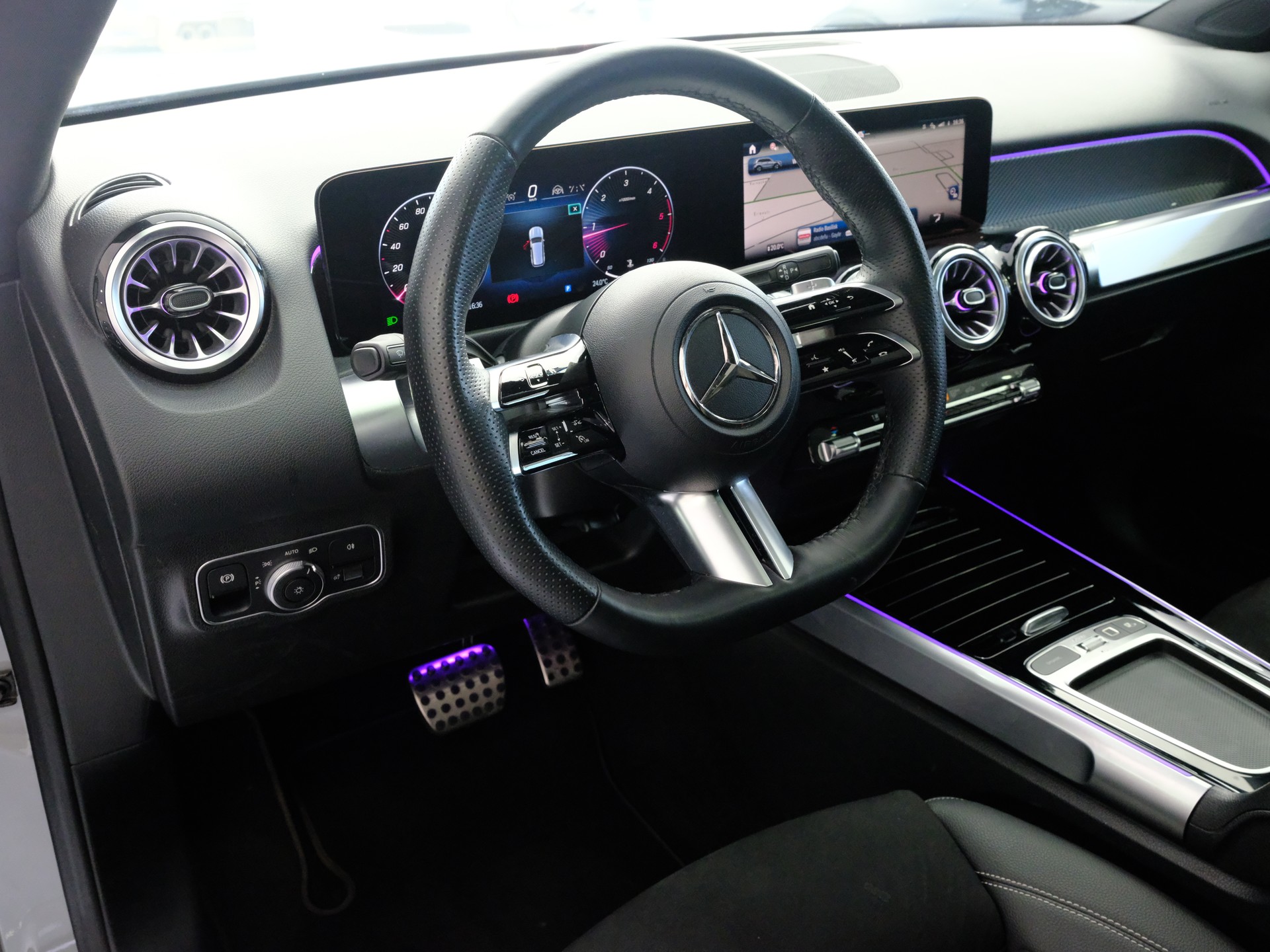 MERCEDES-BENZ GLB 220 d 4Matic 8G-Tronic-image-8