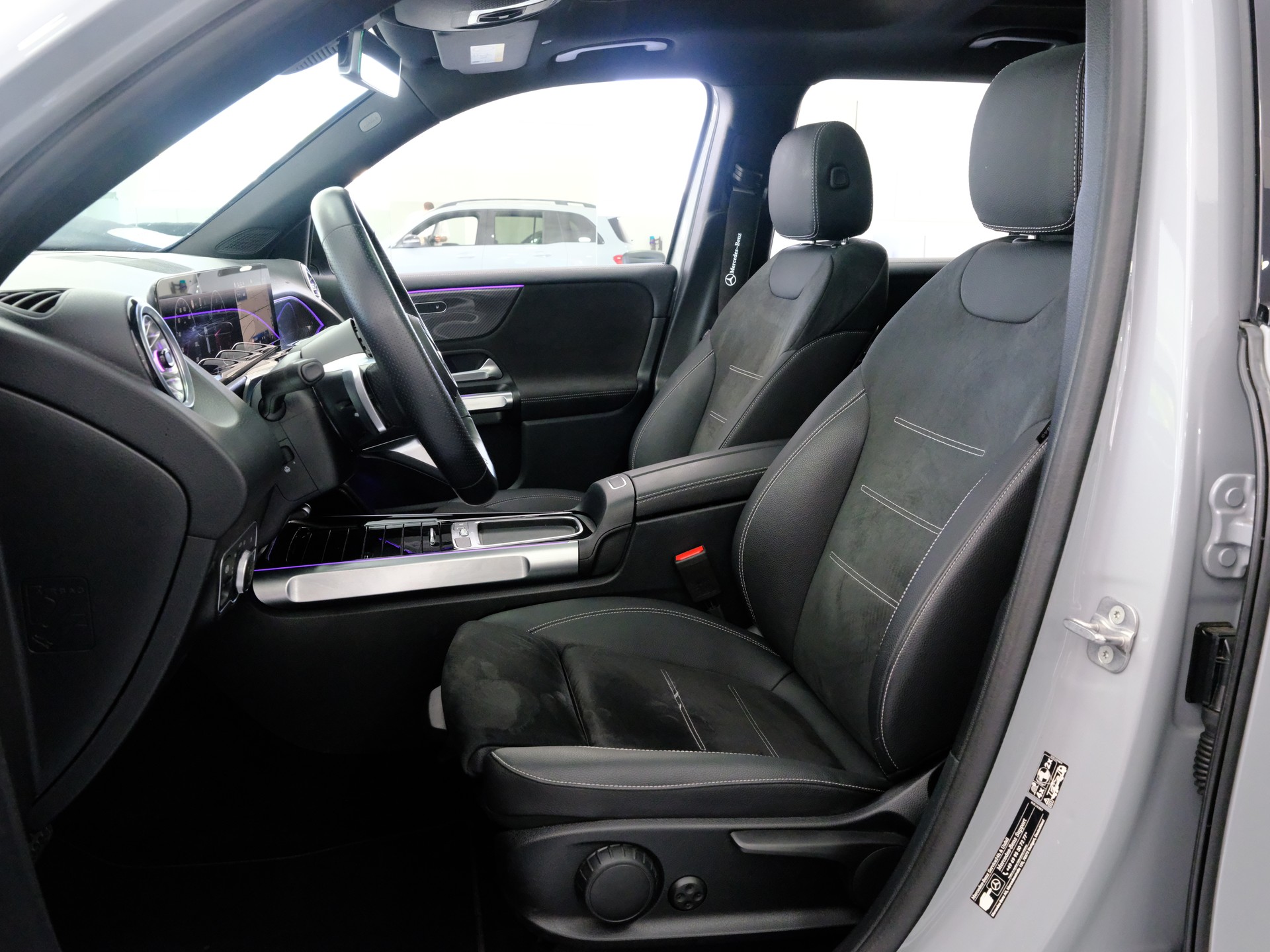 MERCEDES-BENZ GLB 220 d 4Matic 8G-Tronic-image-10