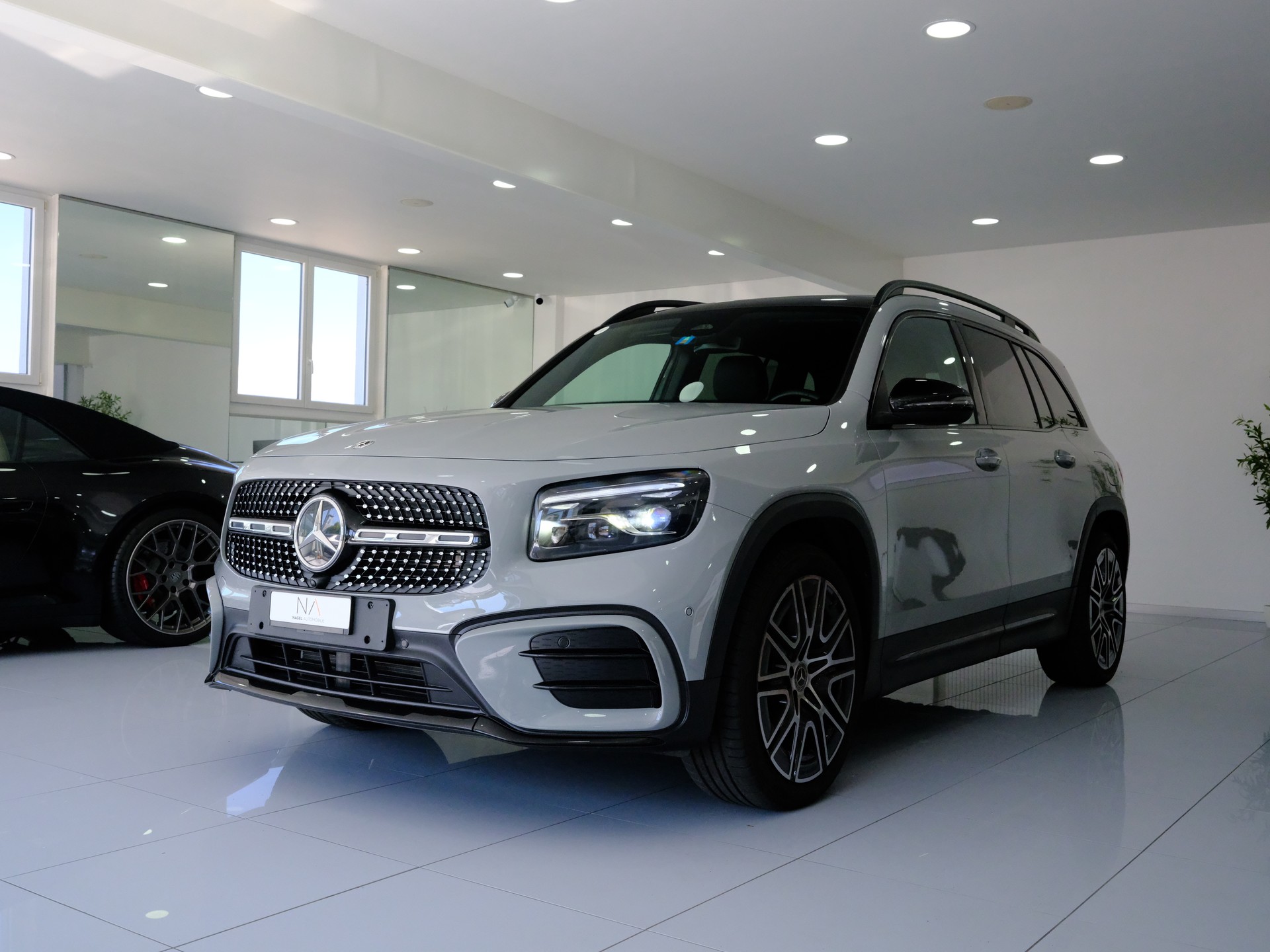 MERCEDES-BENZ GLB 220 d 4Matic 8G-Tronic-showroom-element-3