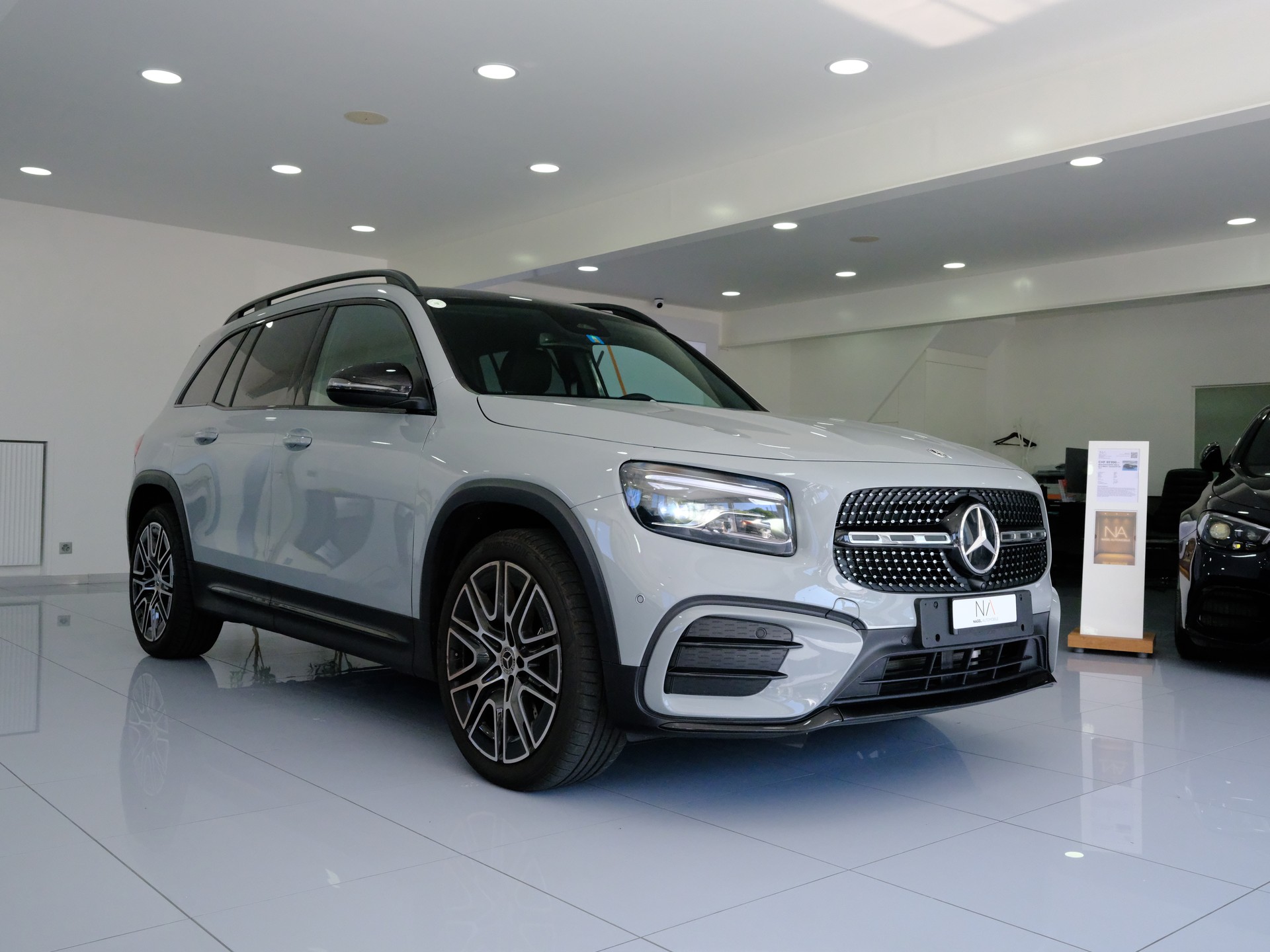 MERCEDES-BENZ GLB 220 d 4Matic 8G-Tronic-showroom-element-1