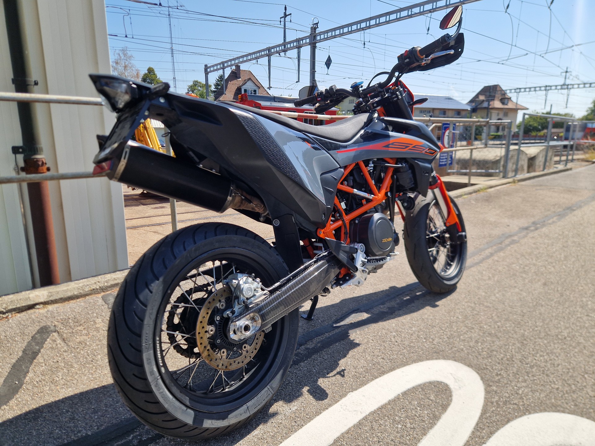 KTM 690 SMC R ABS (35 kW)-image-2