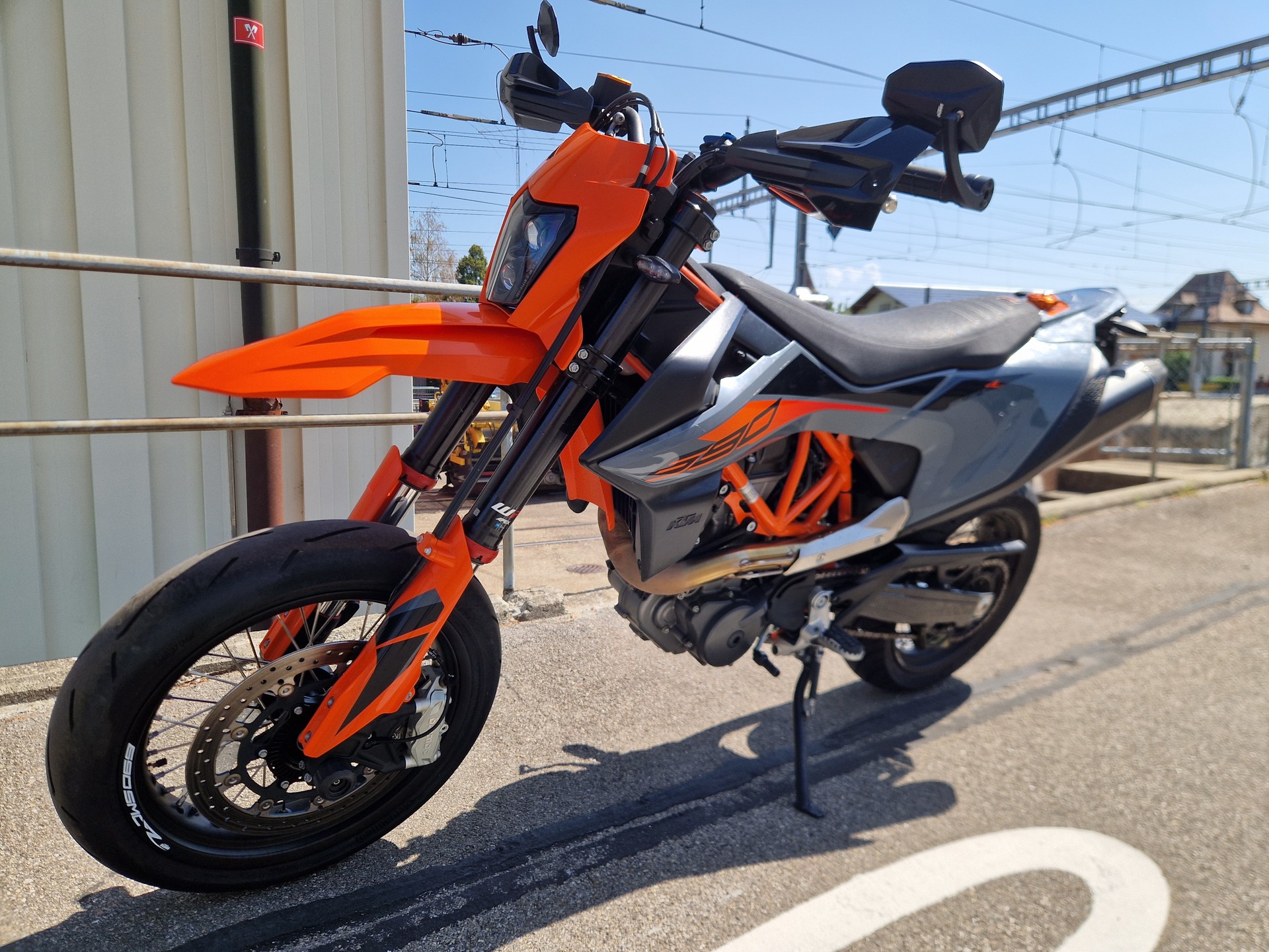 KTM 690 SMC R ABS (35 kW)-image-7