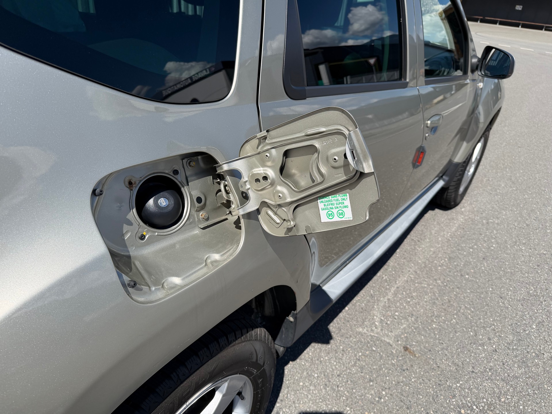 DACIA Duster 1.6 Ambiance 4x4-image-17