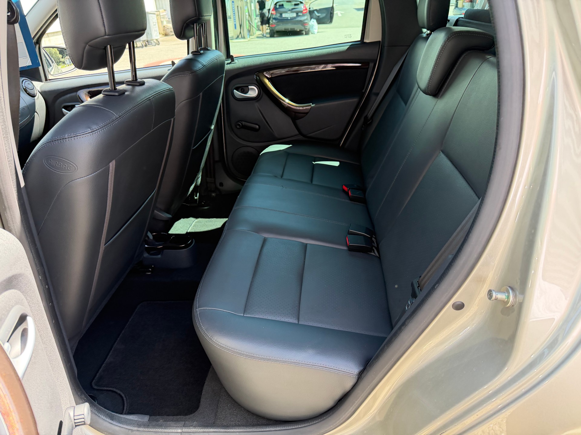DACIA Duster 1.6 Ambiance 4x4-image-35