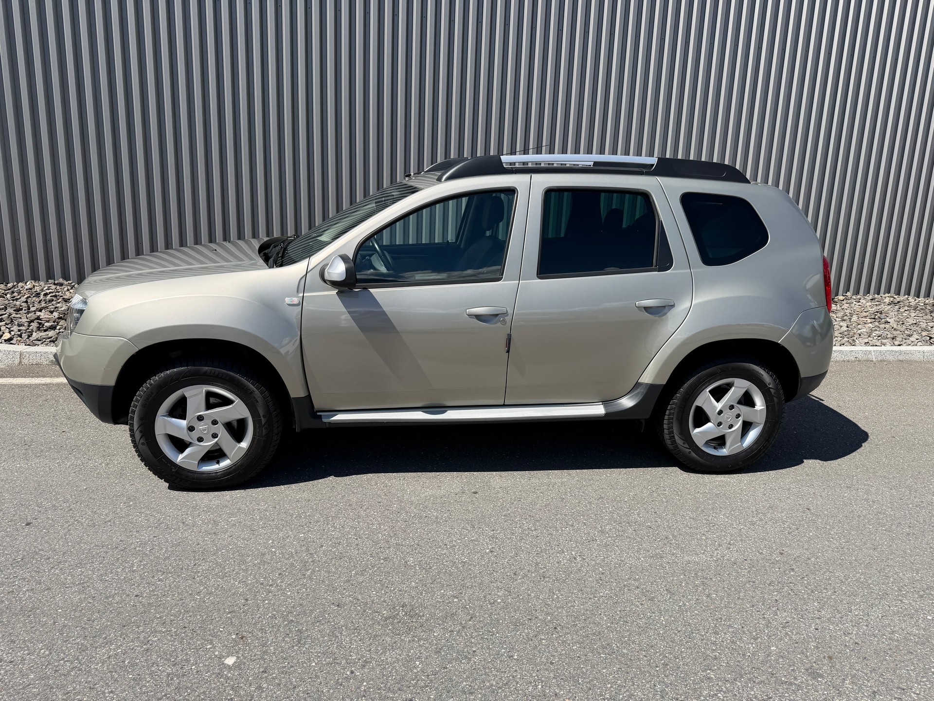 DACIA Duster 1.6 Ambiance 4x4-showroom-element-1