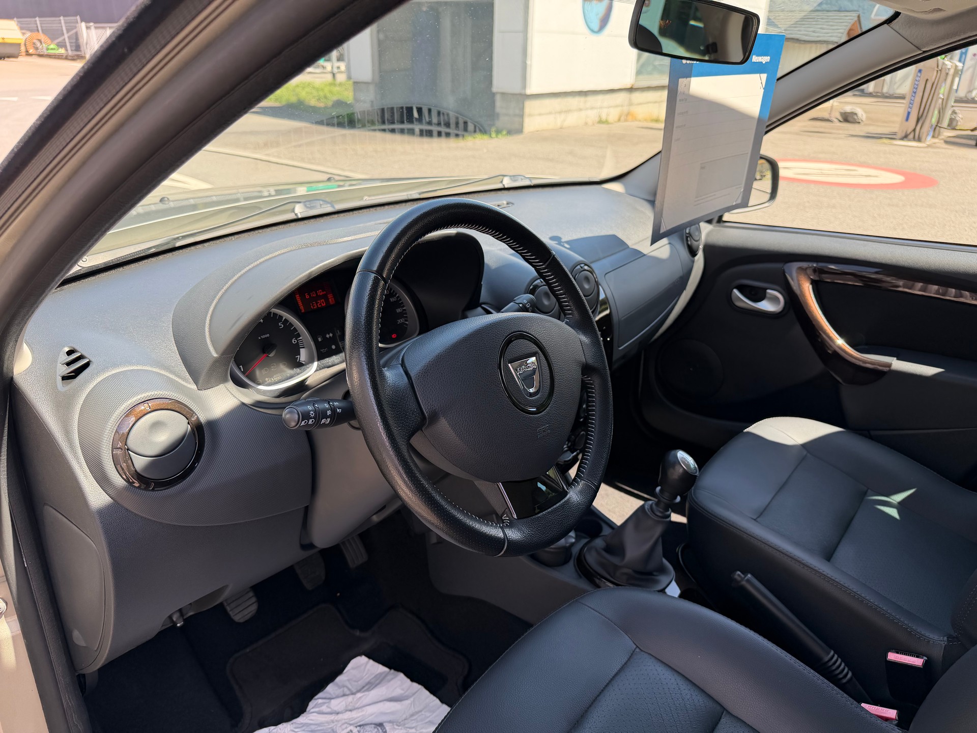 DACIA Duster 1.6 Ambiance 4x4-image-23