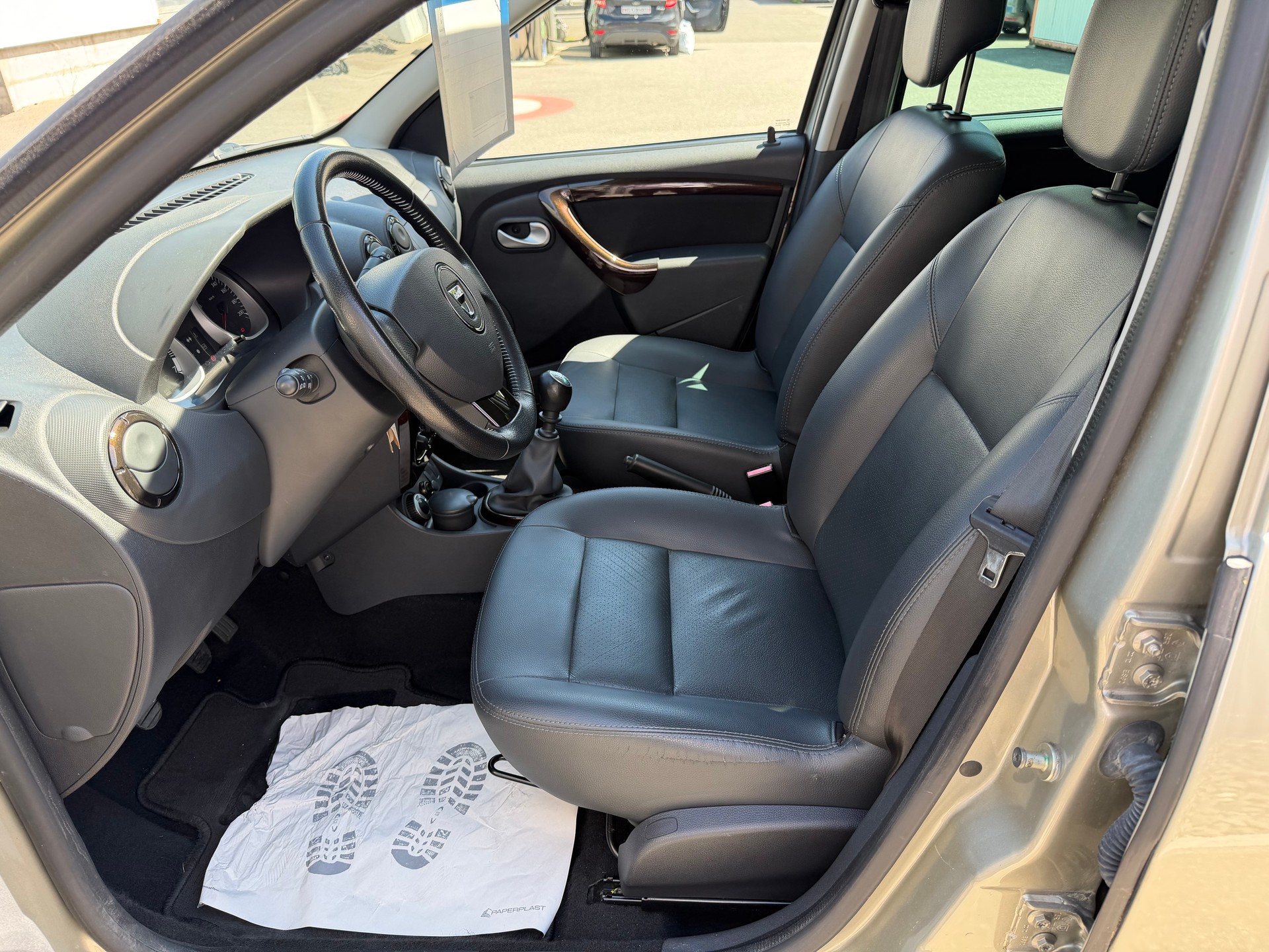 DACIA Duster 1.6 Ambiance 4x4-image-22