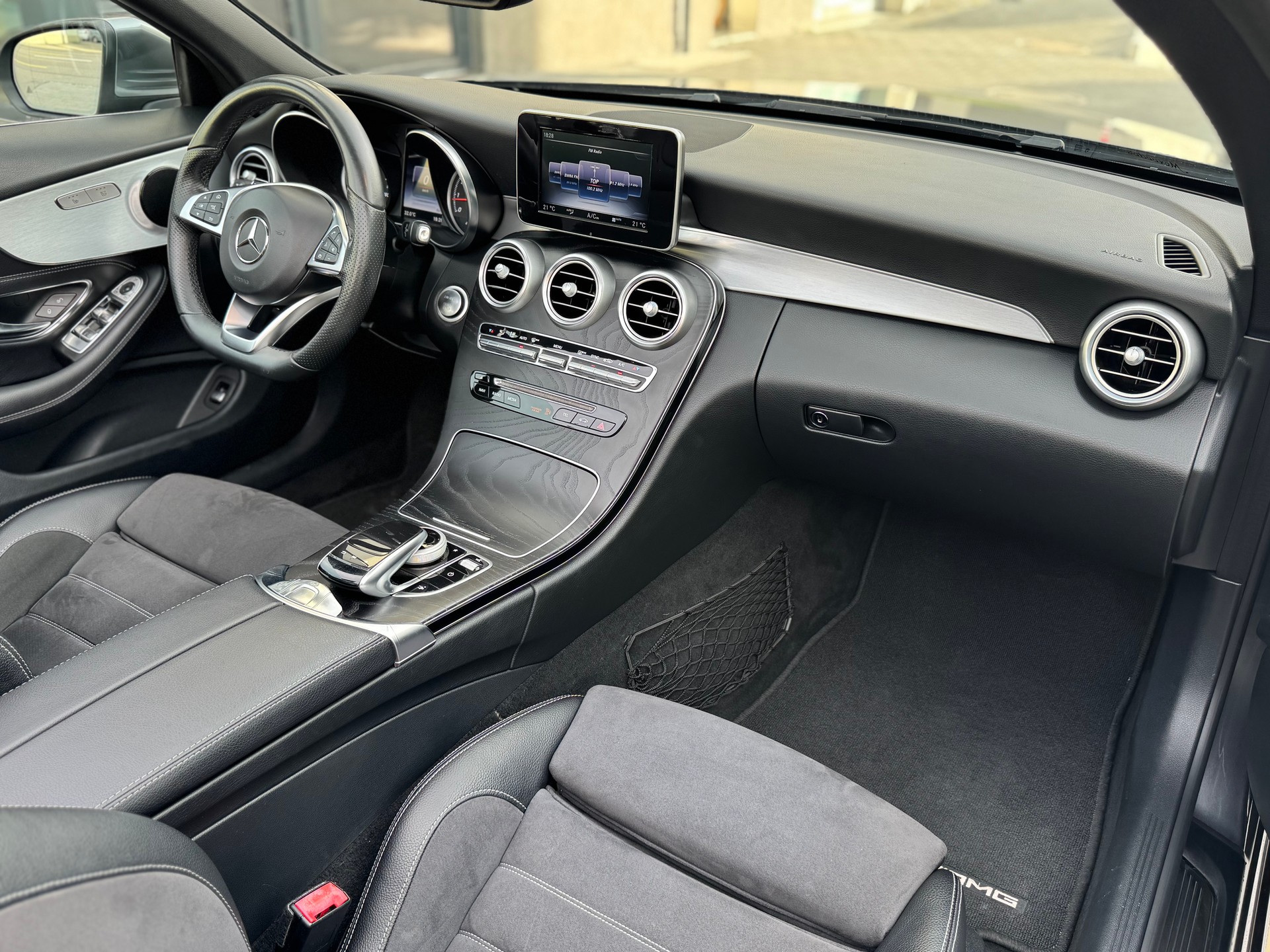 MERCEDES-BENZ C 180 Cabriolet AMG Line 9G-Tronig-image-10