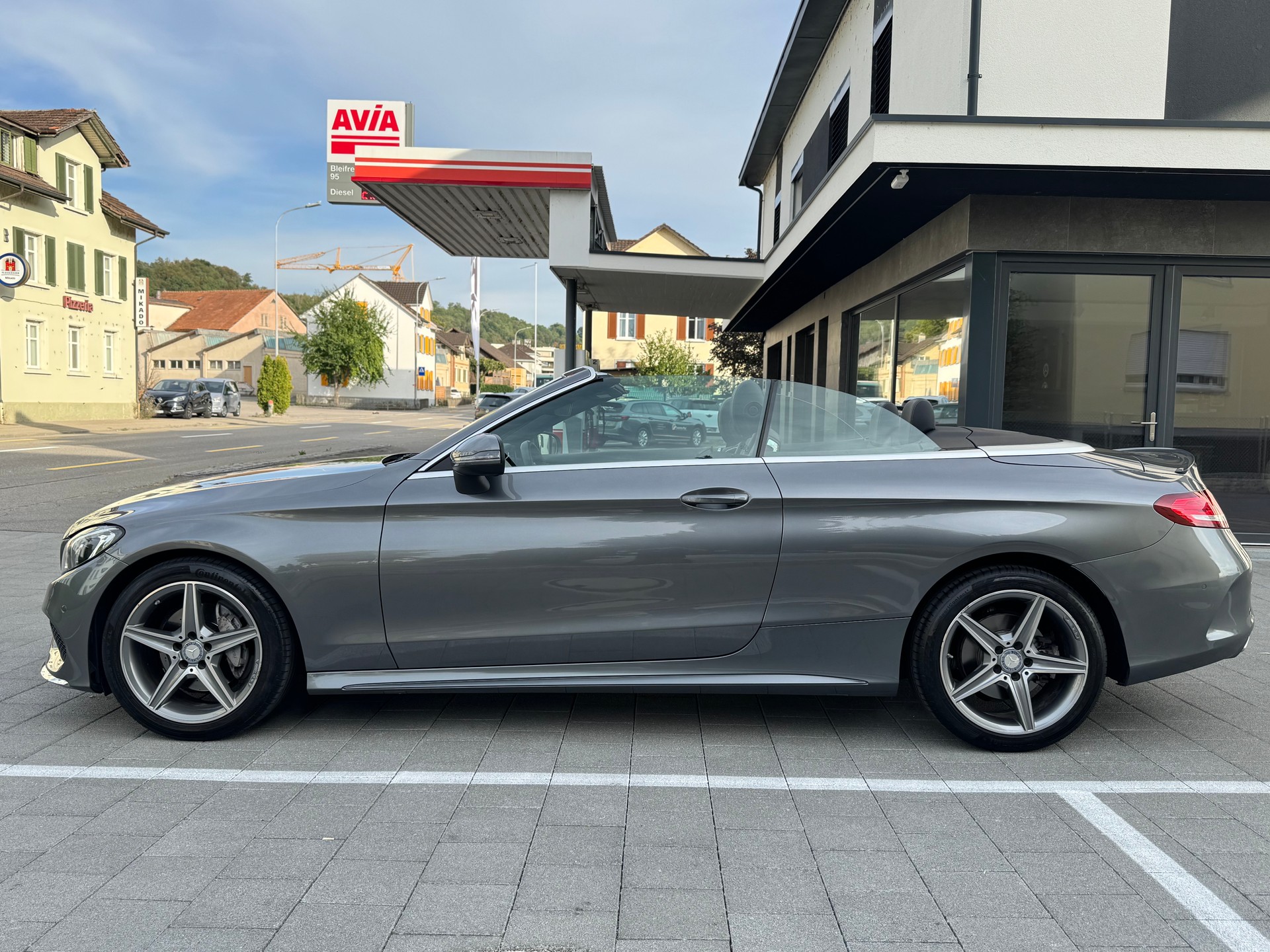 MERCEDES-BENZ C 180 Cabriolet AMG Line 9G-Tronig-showroom-element-1