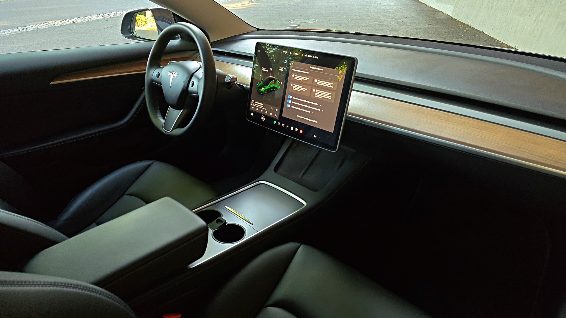 TESLA Standard Range Plus RWD-image-7
