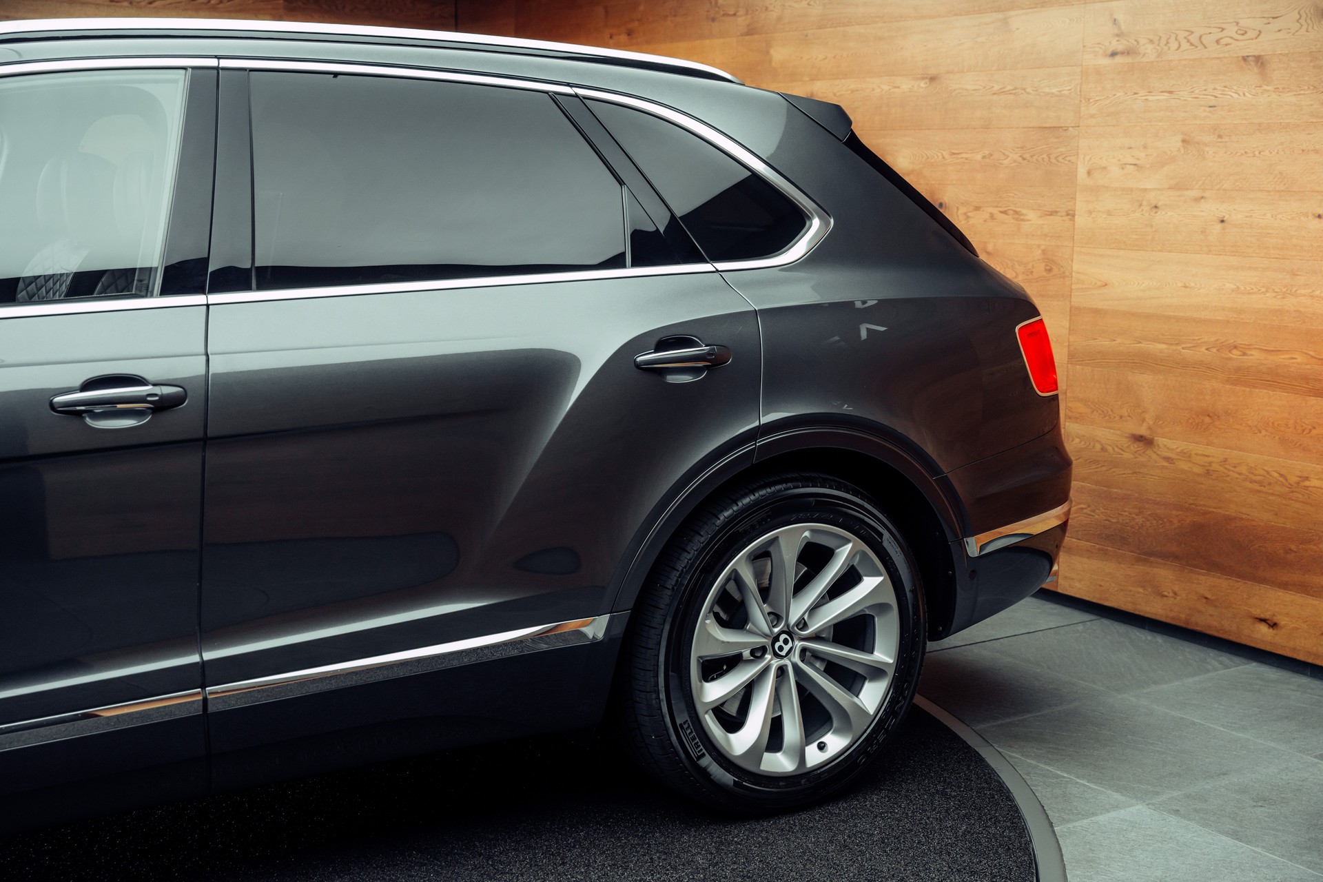BENTLEY Bentayga W12 Anthracite-image-21