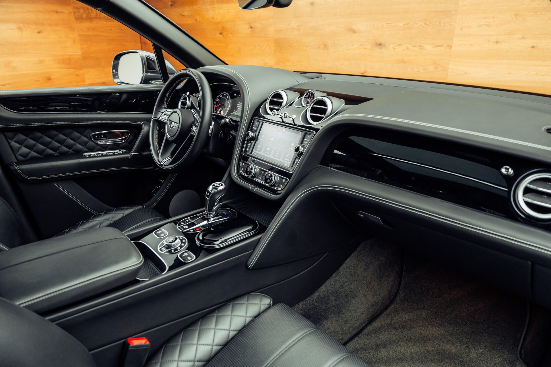 BENTLEY Bentayga W12 Anthracite-image-5