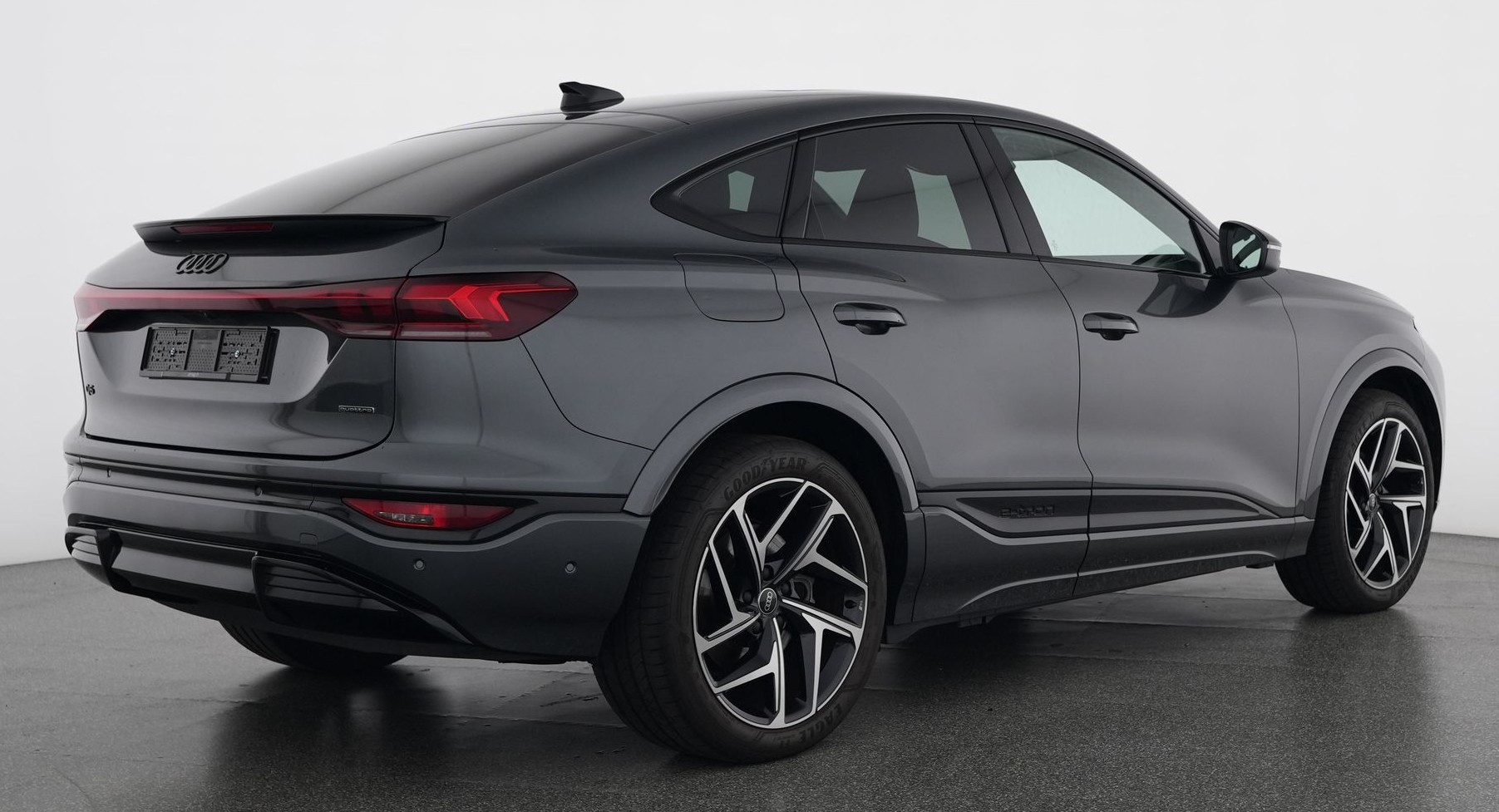 AUDI Q6 Sportback e-tron quattro S-Line Tech pro mit Anhängerkupplung-showroom-element-3