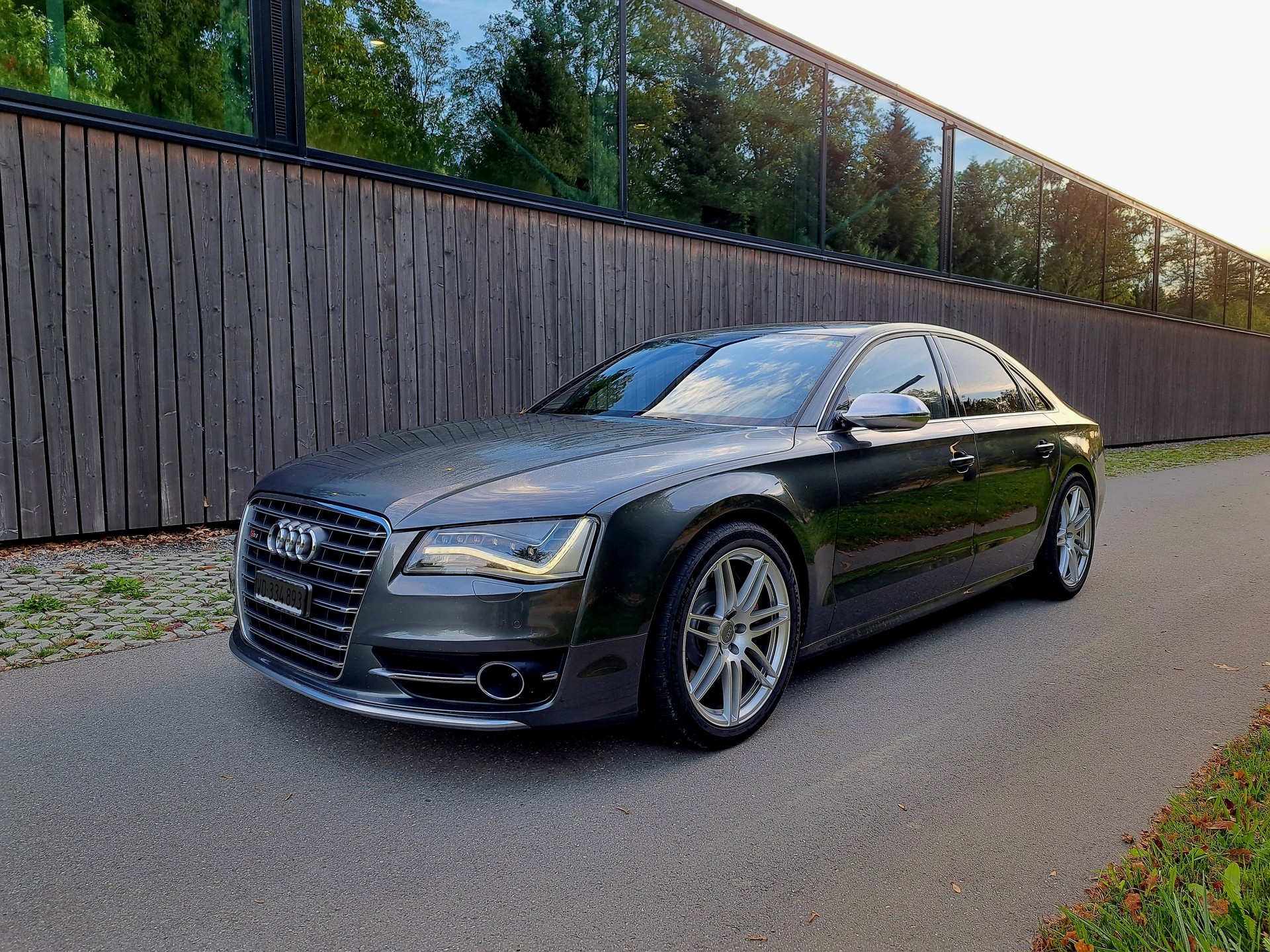 AUDI 4.0 V8 TFSI quattro T-Tronic