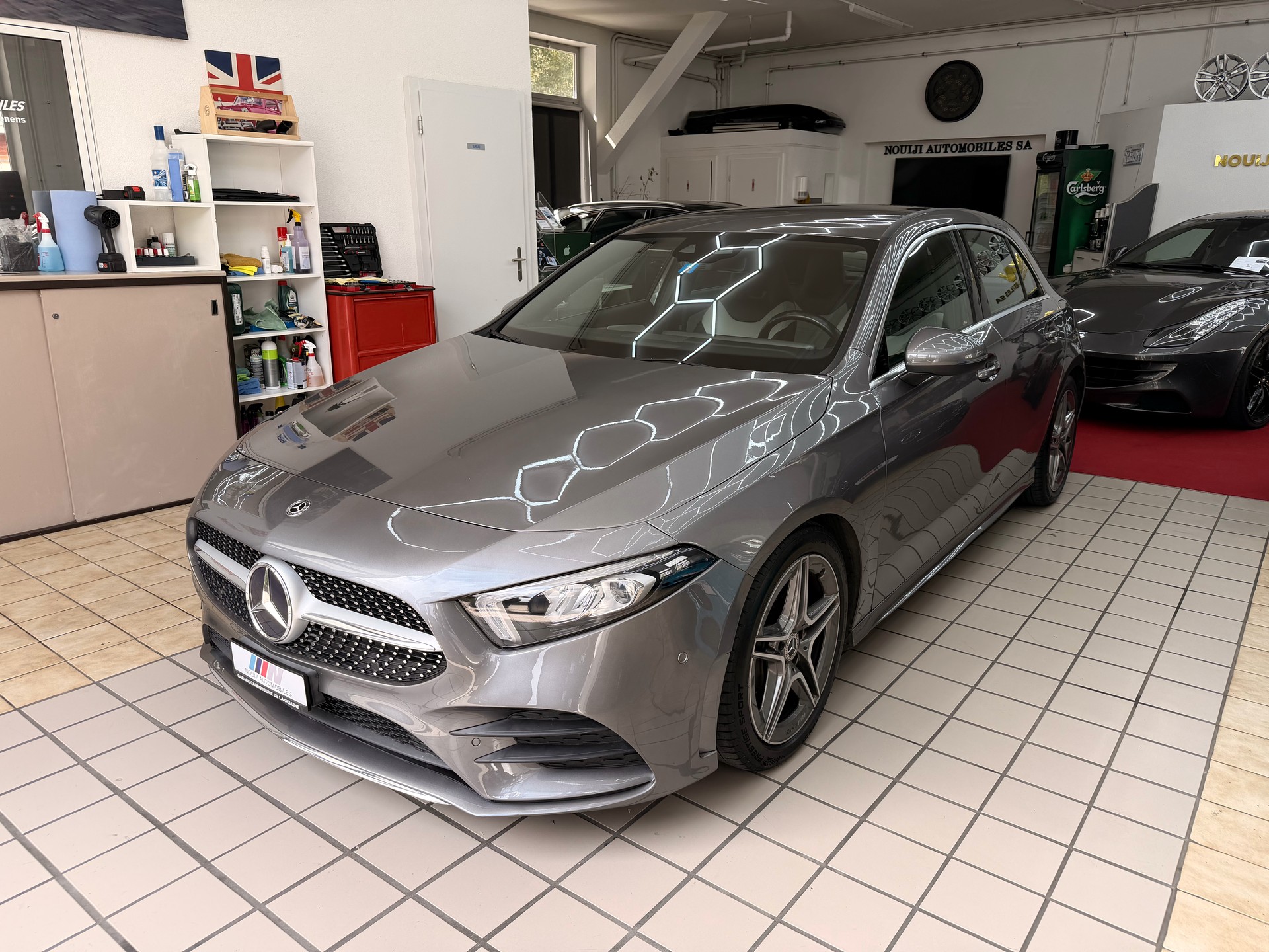 MERCEDES-BENZ A 250 AMG Line 7G-DCT-showroom-element-1