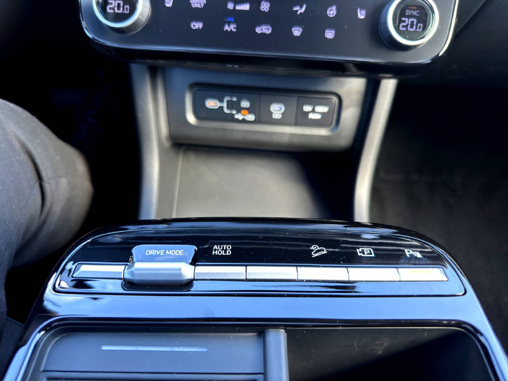 HYUNDAI TUCSON 1.6 T-GDi Hybrid Amplia 2WD-image-16