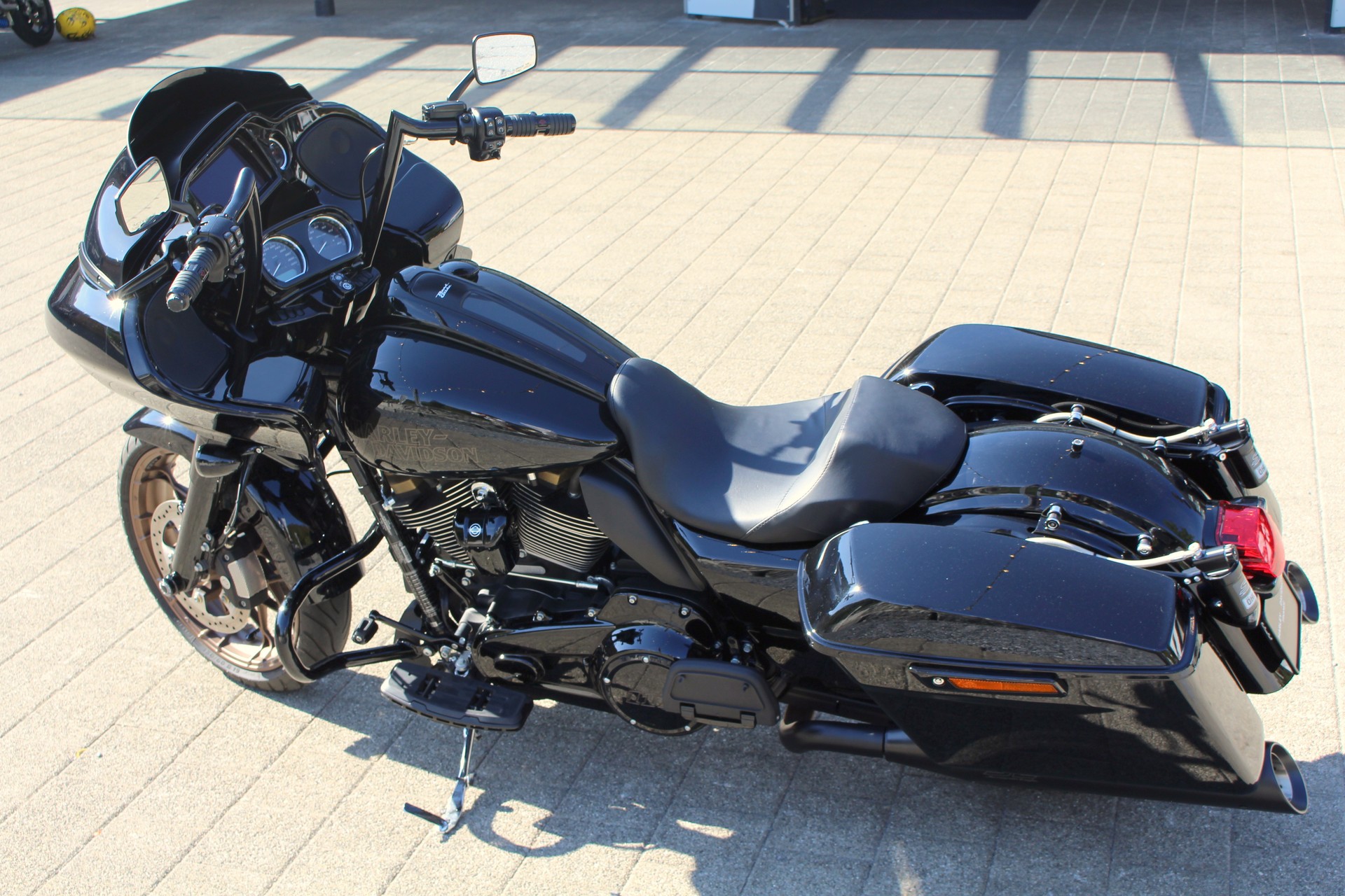 HARLEY-DAVIDSON FLTRXST Road Glide ST 117-showroom-element-3
