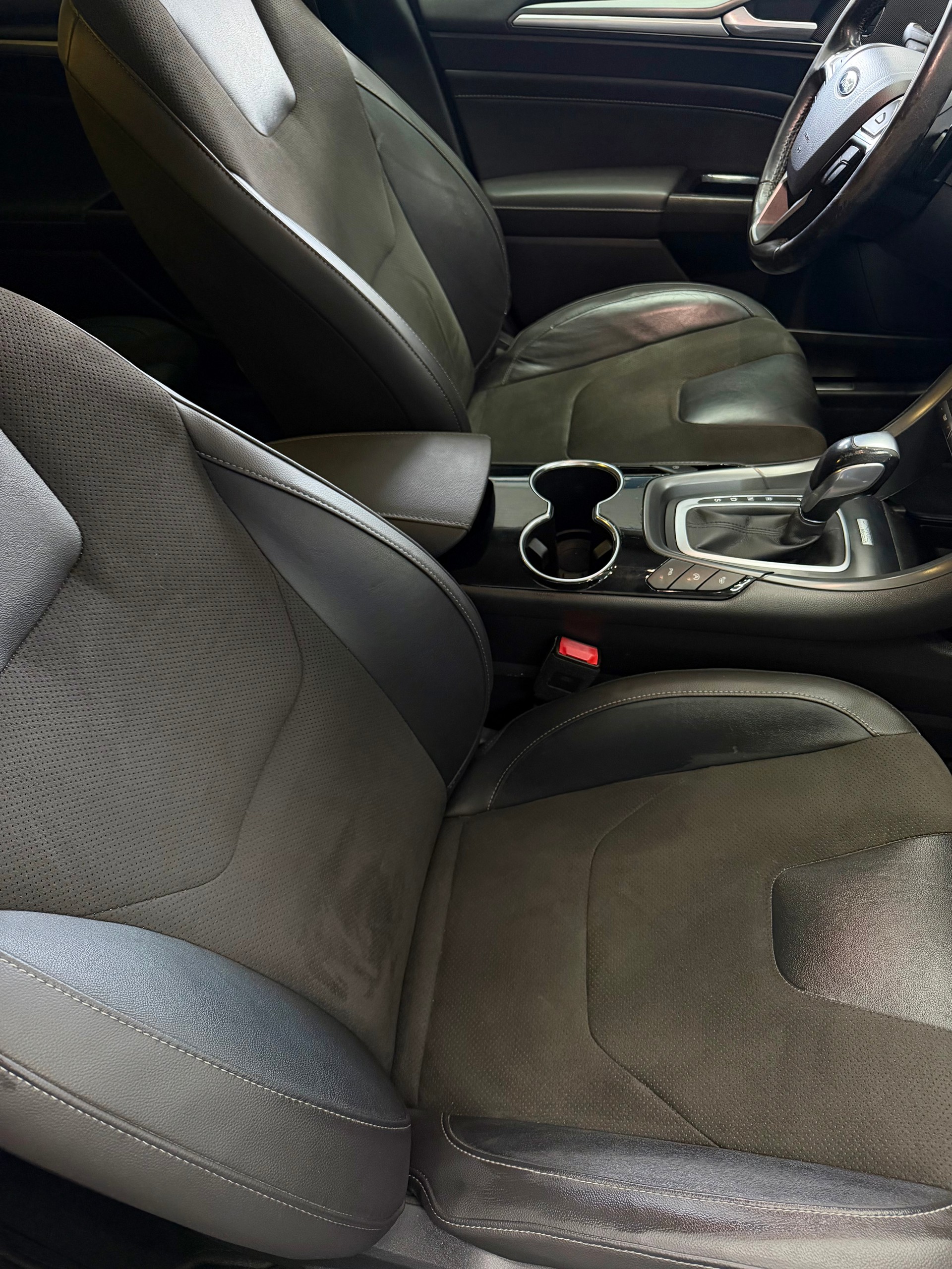 FORD Mondeo 2.0 TDCi Titanium AWD PowerShift-image-4