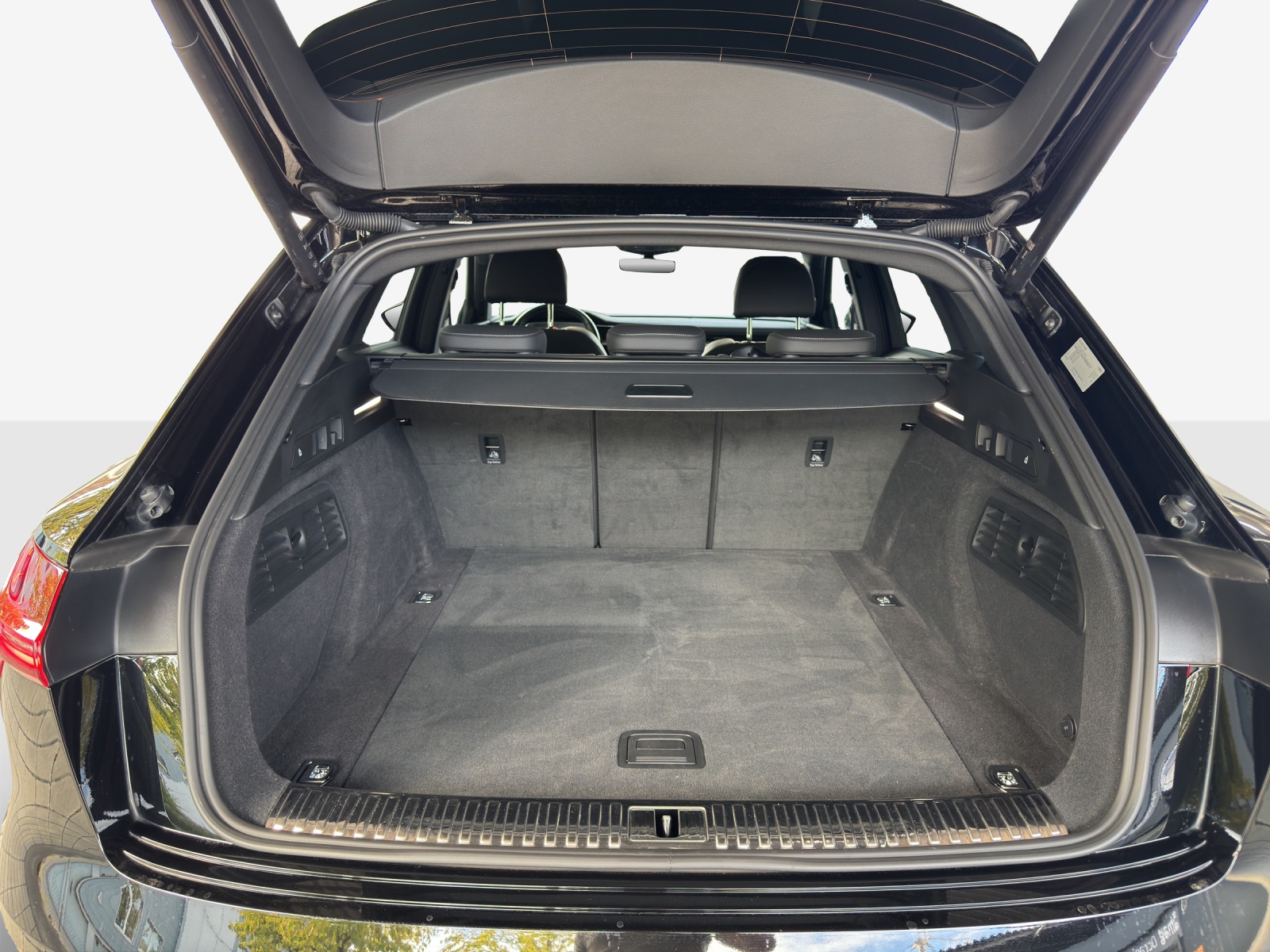 AUDI e-tron 50 Advanced quattro-image-12