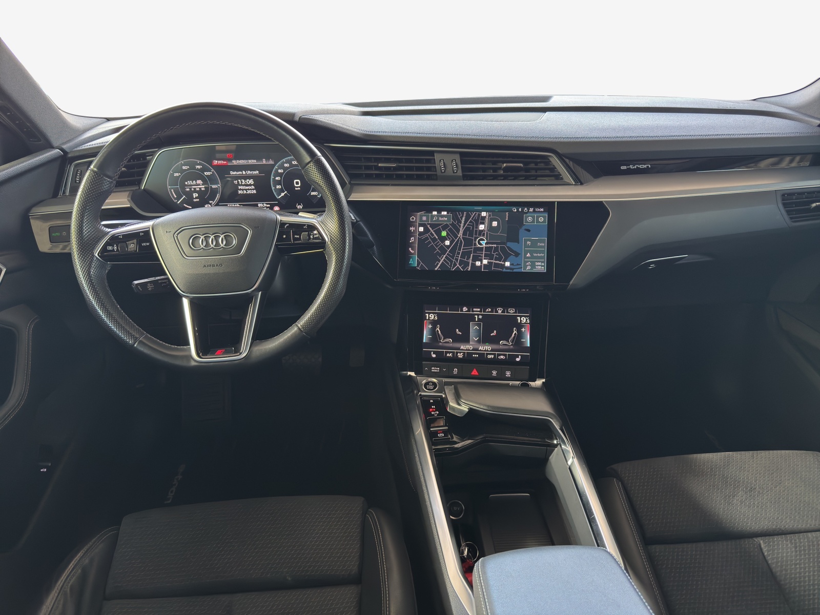 AUDI e-tron 50 Advanced quattro-image-8