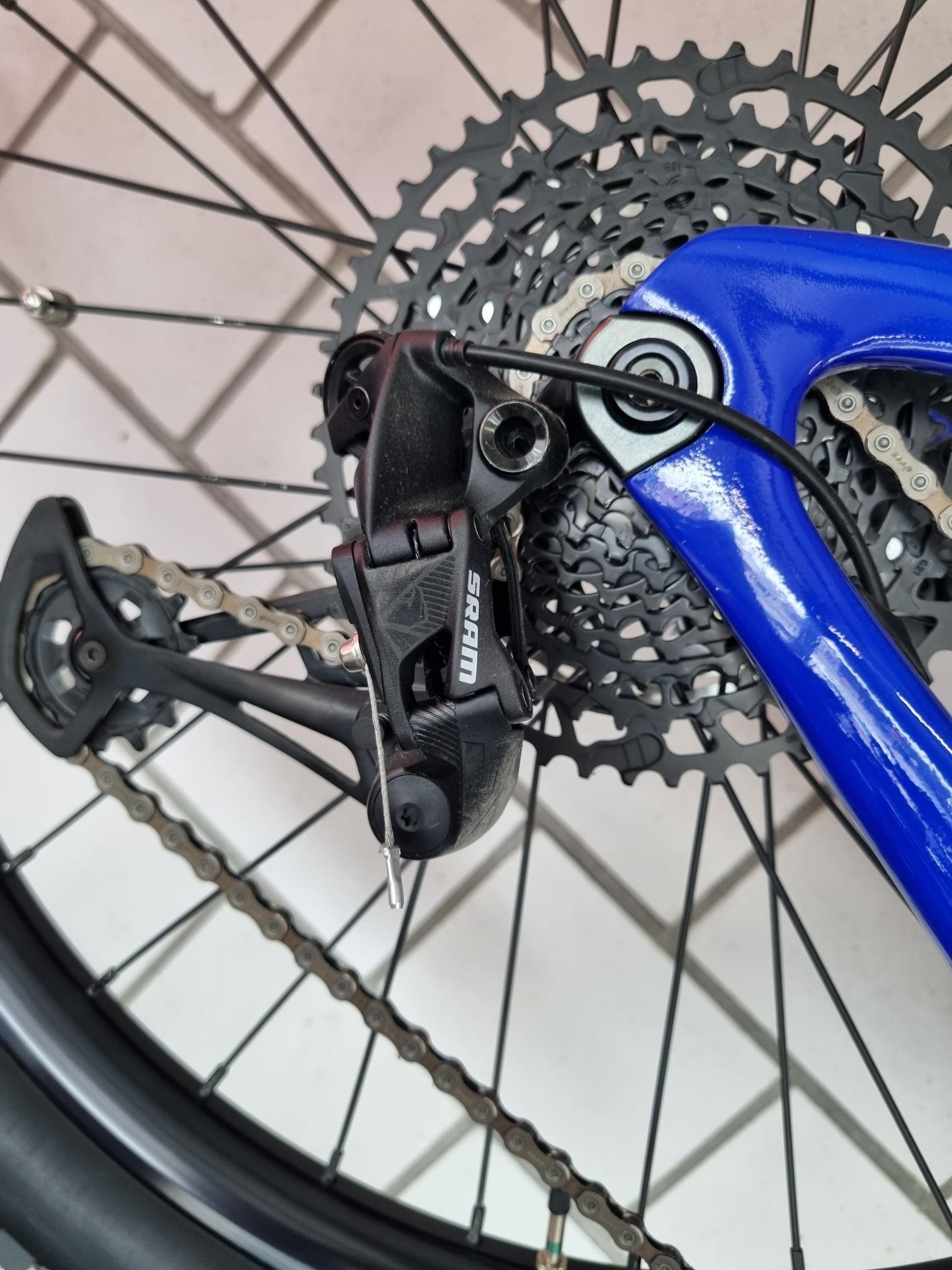 AVERSUS PECCATORE Voll-Carbon M 25 Km/h-image-2