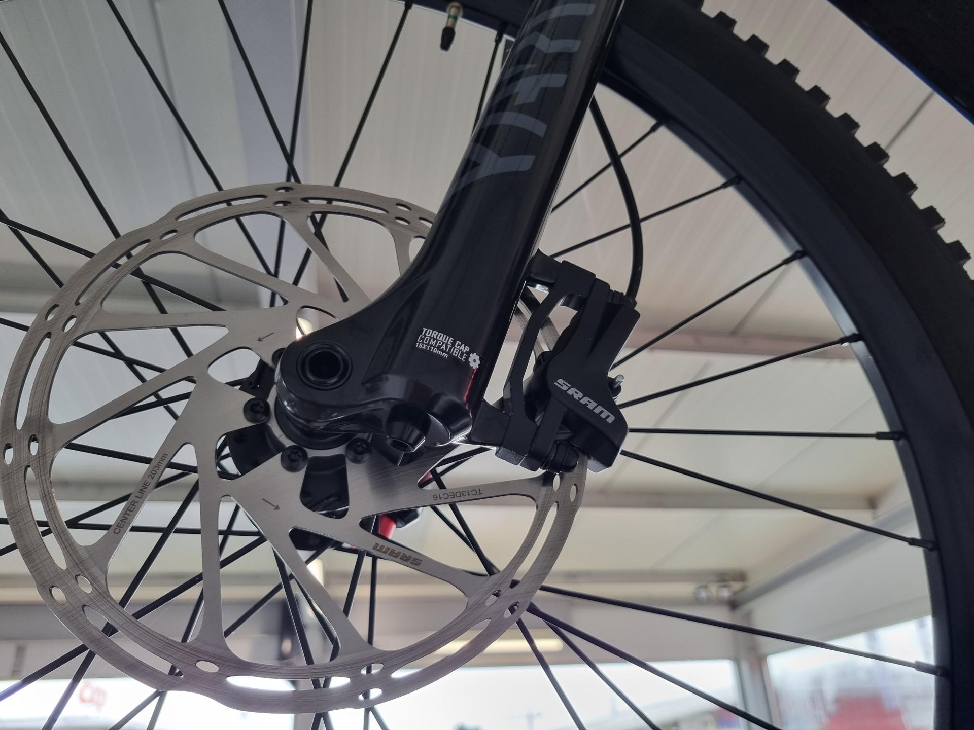 AVERSUS PECCATORE Voll-Carbon M 25 Km/h-image-3