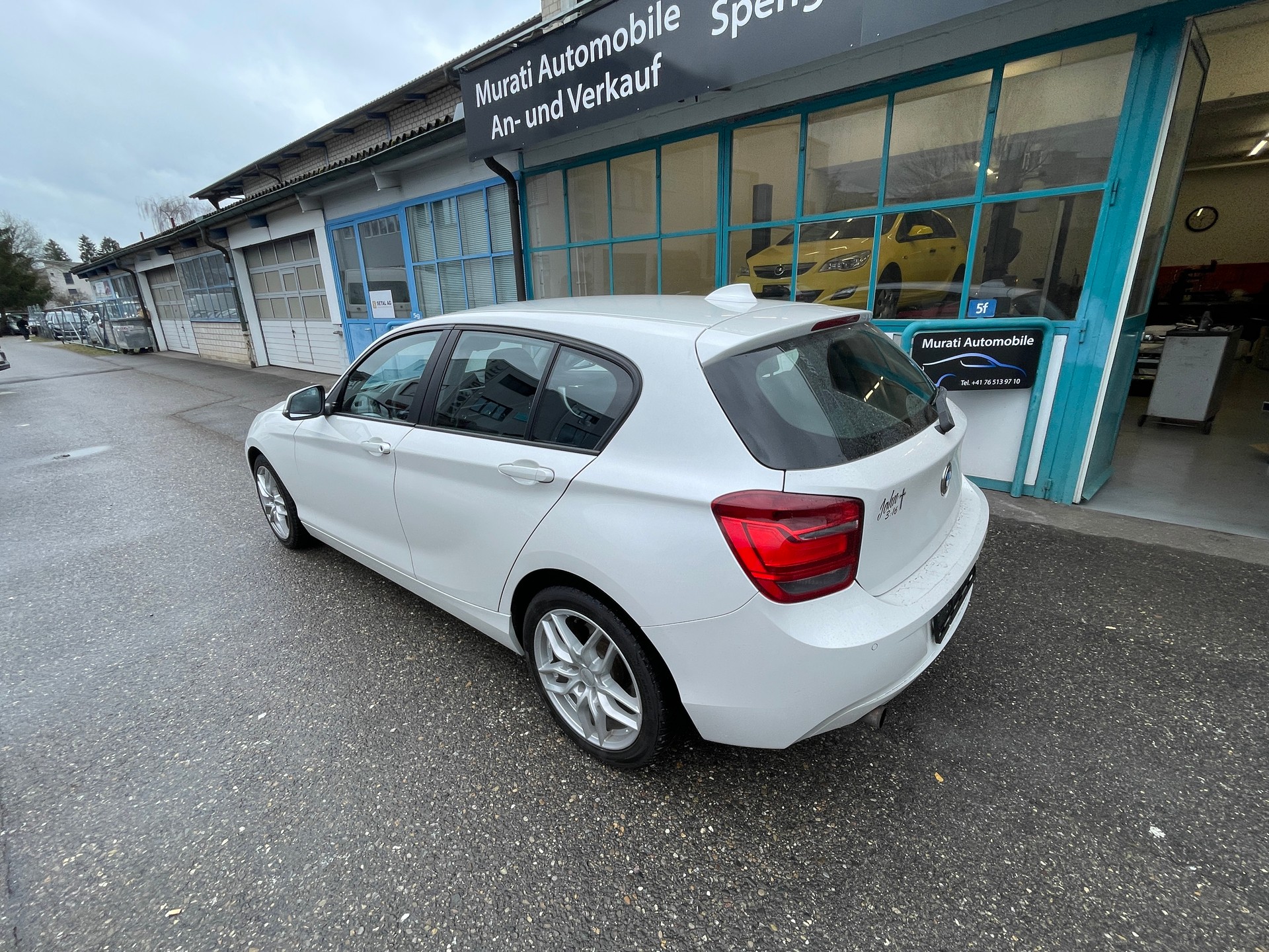 BMW 114i Business-image-4